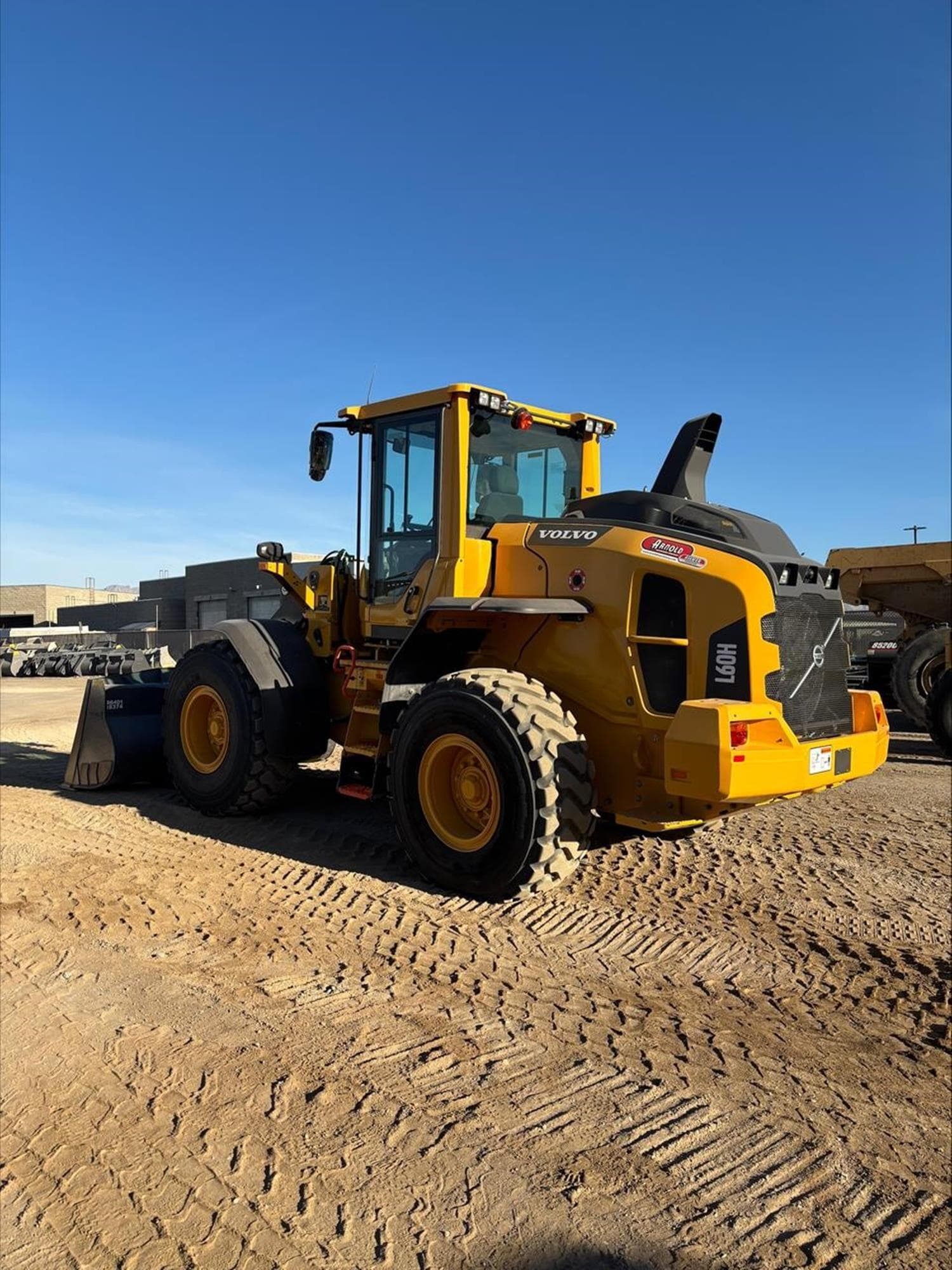 VOLVO L60H 3%2bQ7Q.jpeg