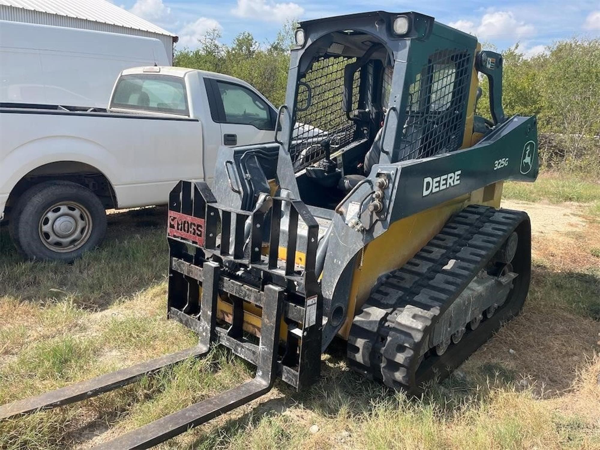 DEERE 325G 8nFOqEz.jpeg