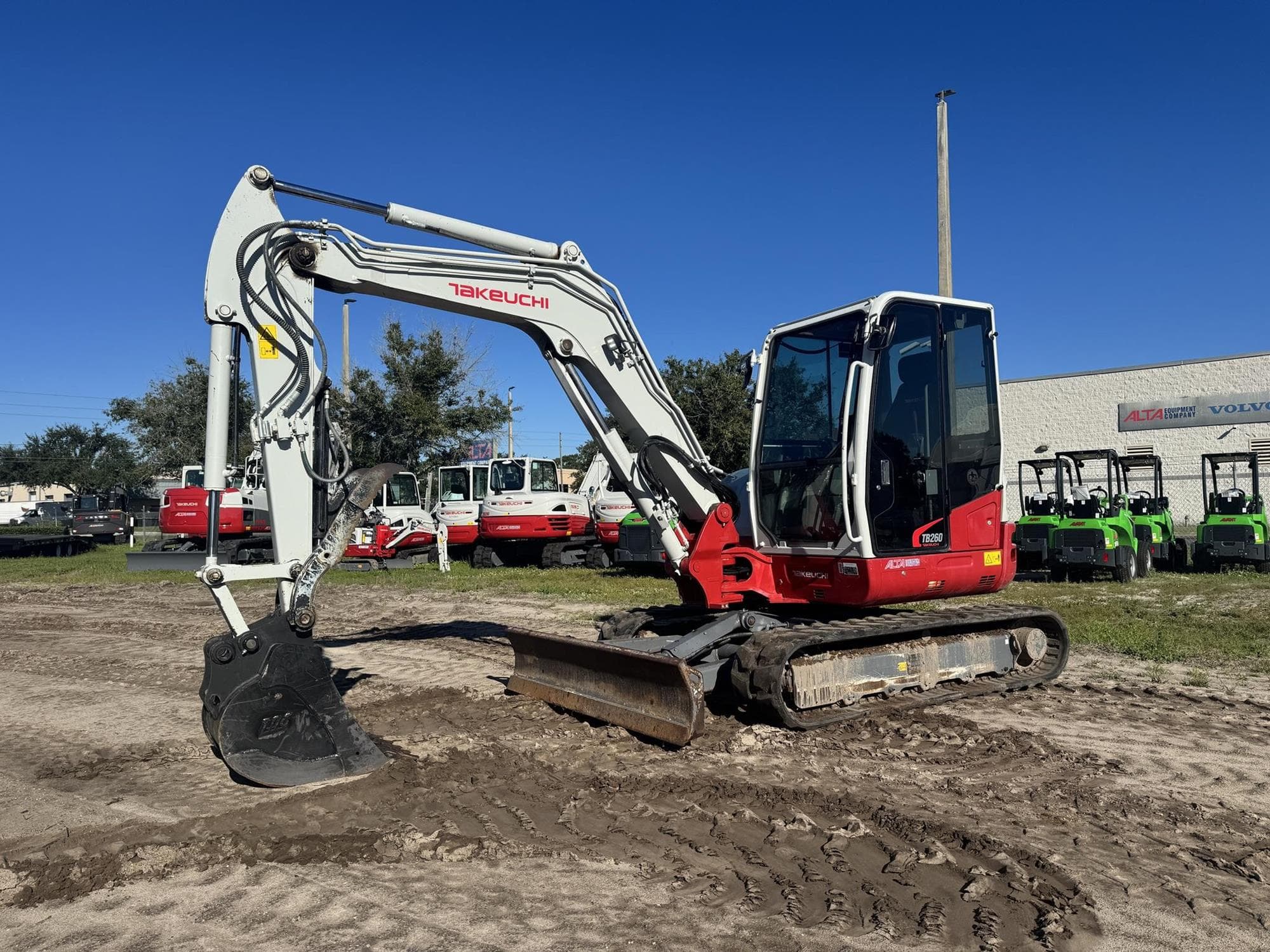 TAKEUCHI TB260 B%2fVj5.jpeg