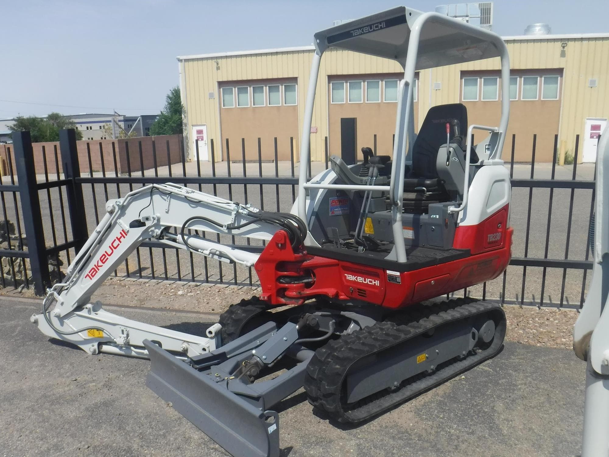 TAKEUCHI TB230 lKHt0Qv.jpeg