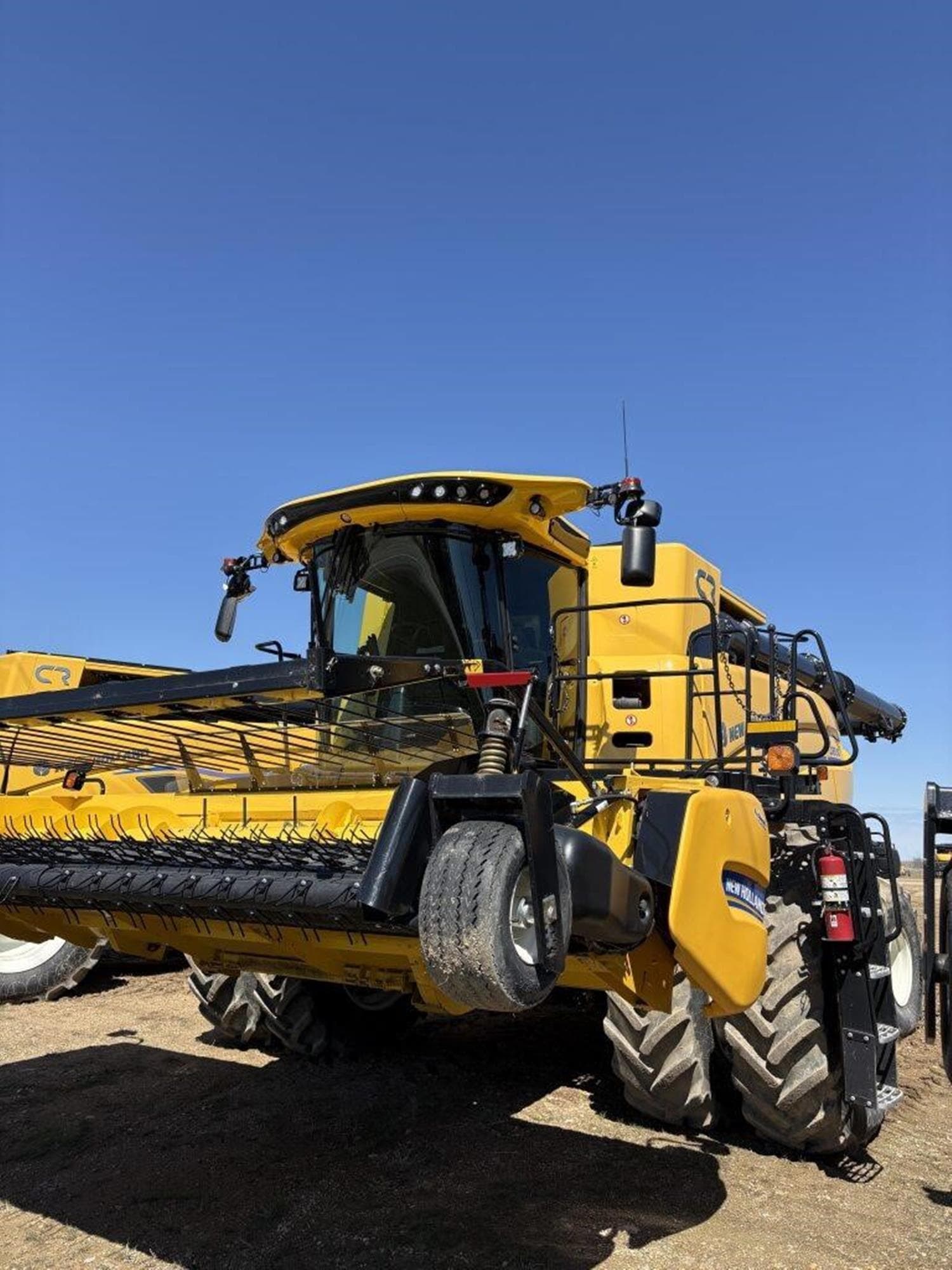 NEW HOLLAND CR9.90 cVK3FrL.jpeg