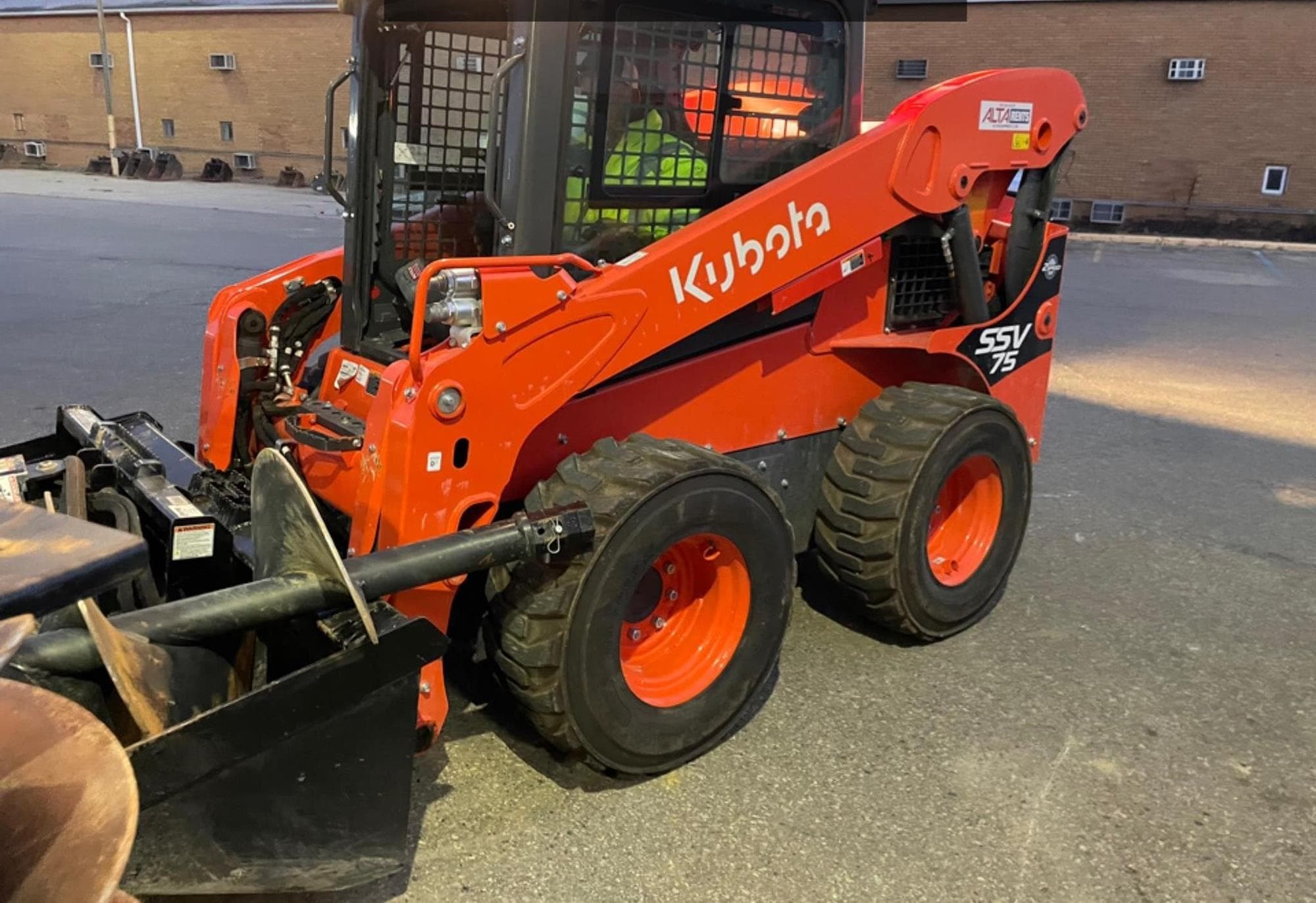 KUBOTA SSV75 meV2lll.jpeg