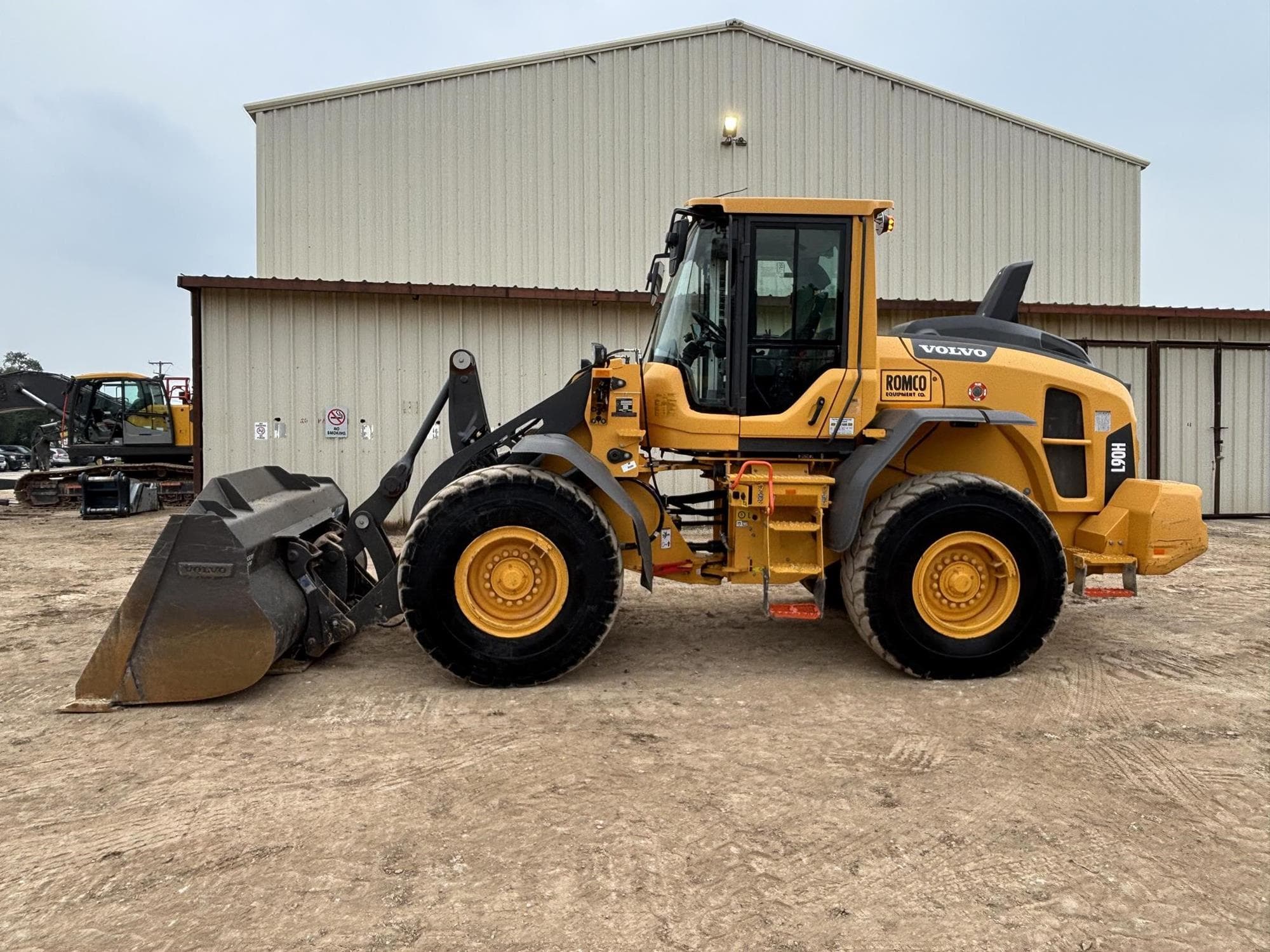 VOLVO L90H ItgTvxI.jpeg