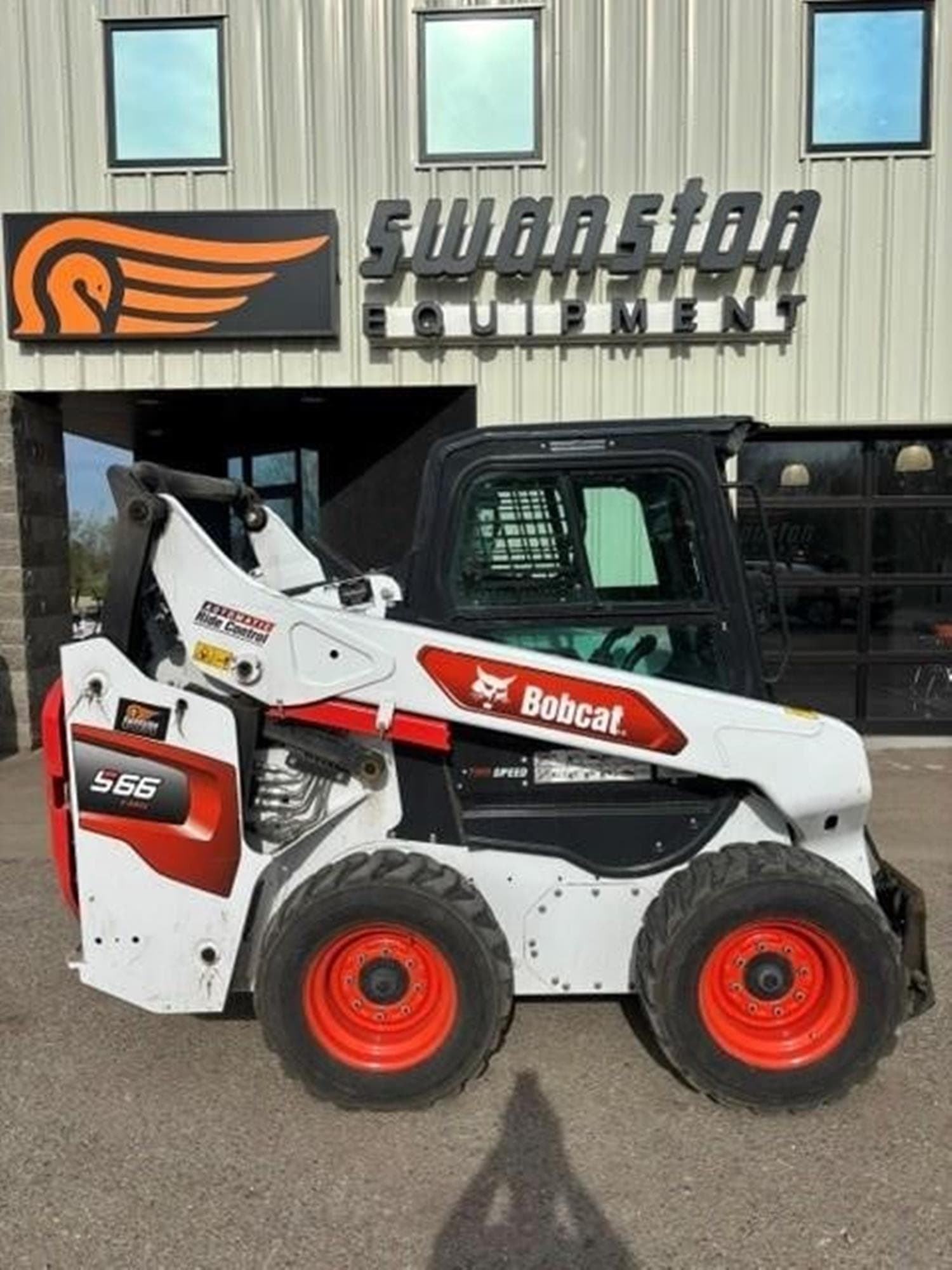 BOBCAT S66 Hq6KUmL.jpeg