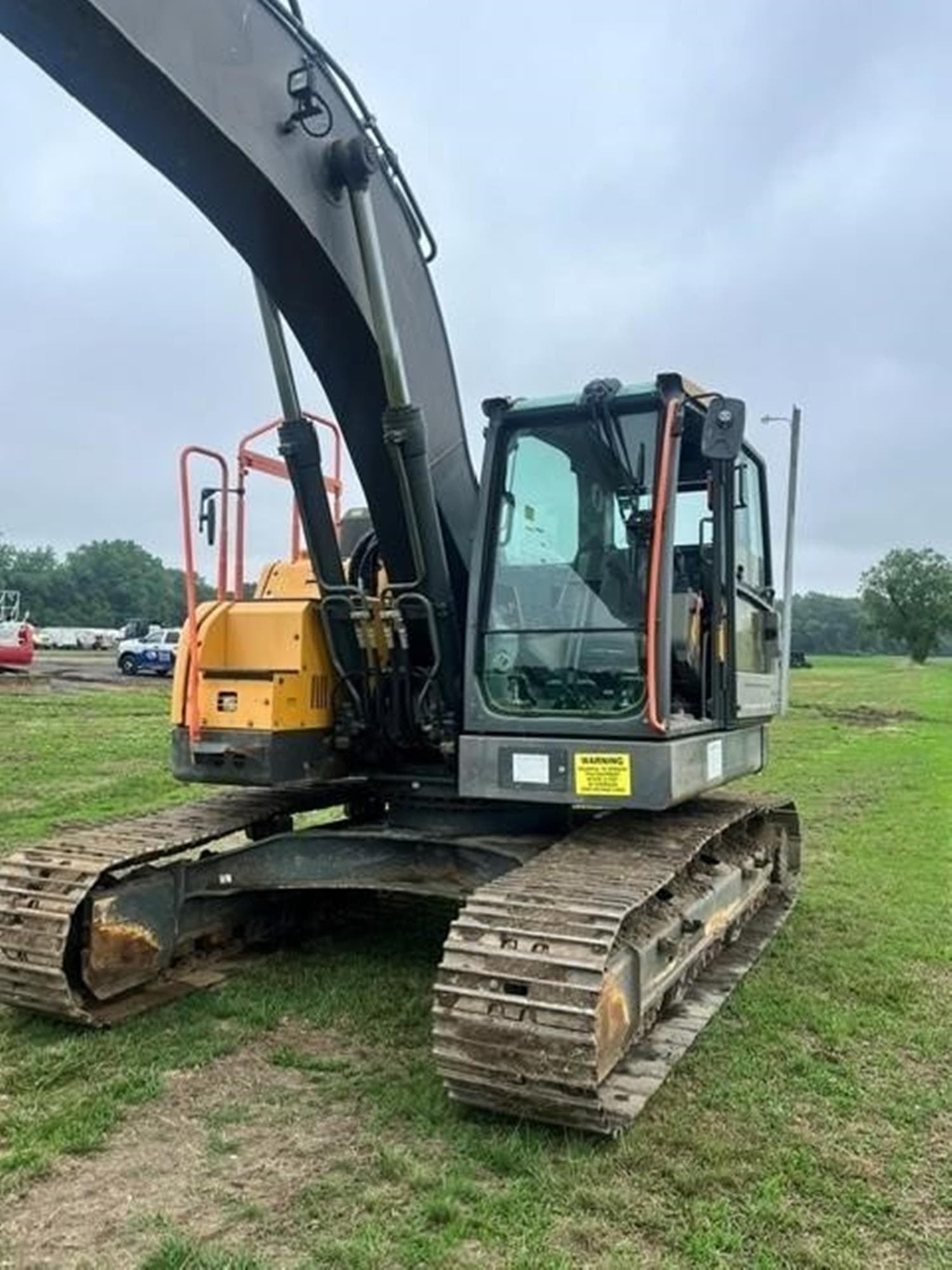 VOLVO ECR235EL Tlobmxd.jpeg