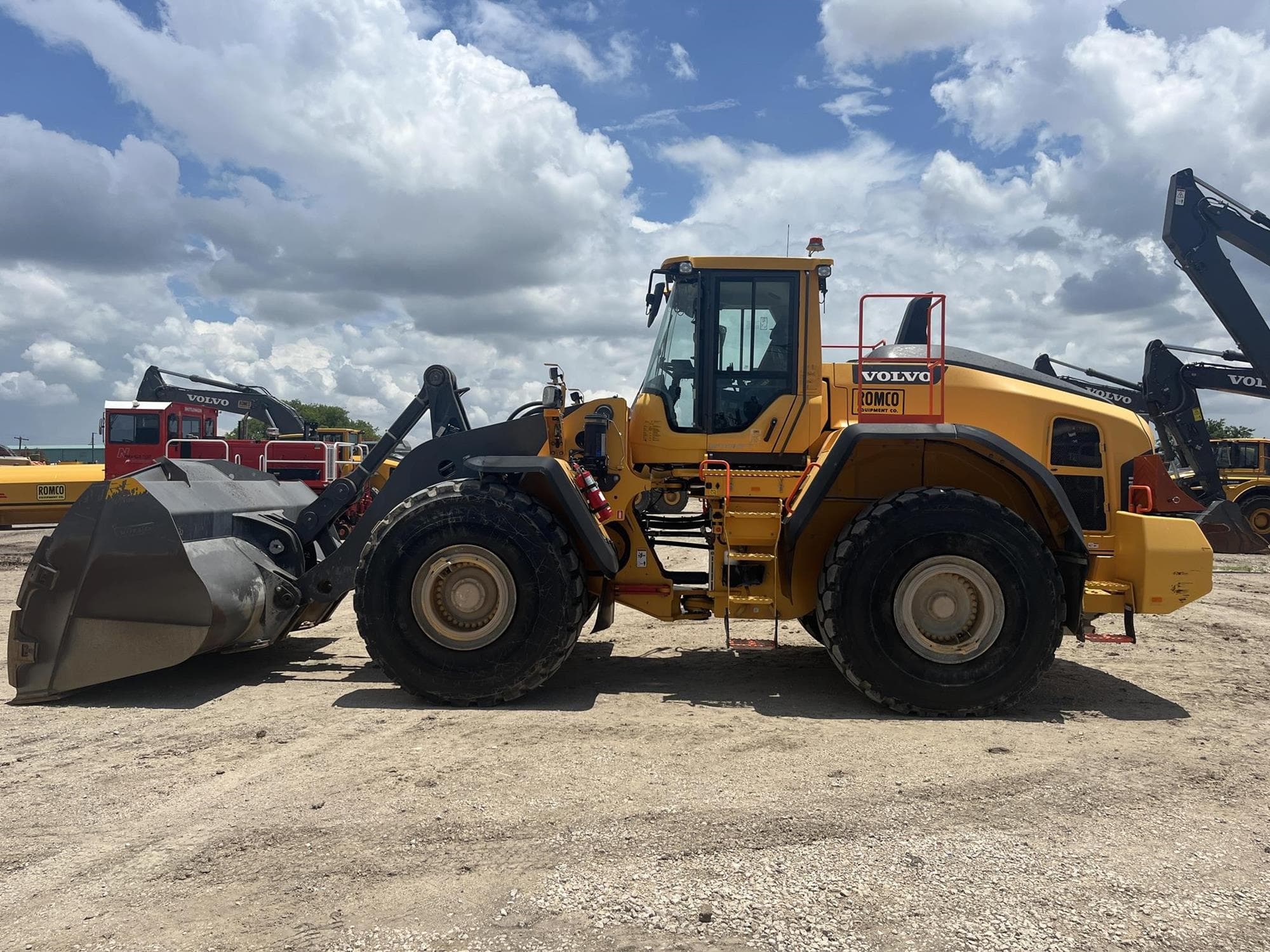 VOLVO L220H oORVfPw.jpeg