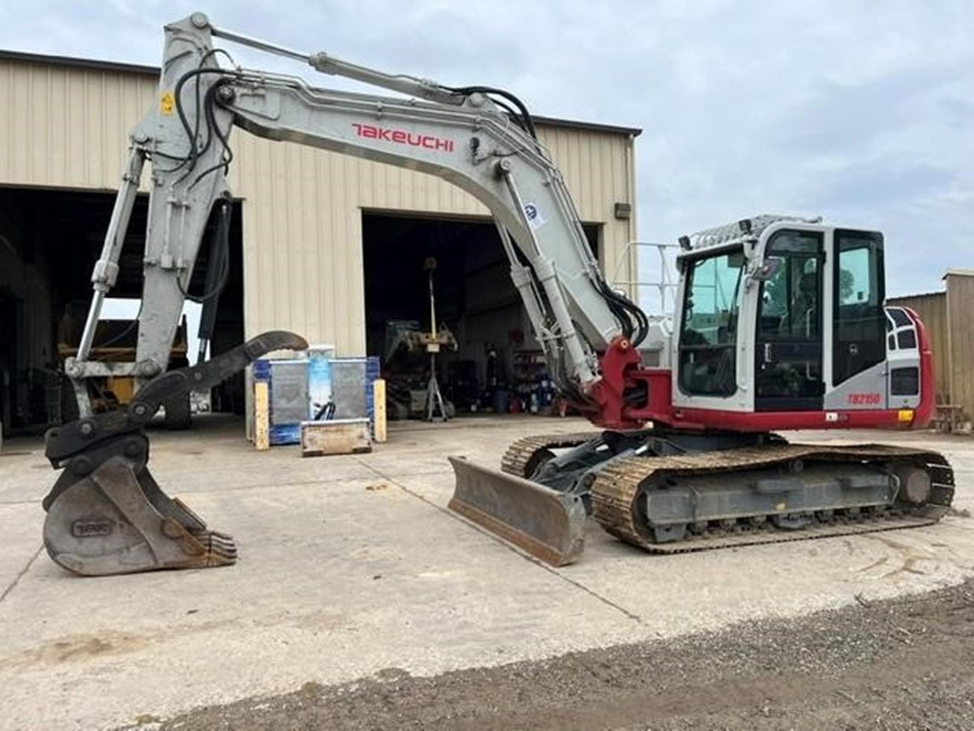 TAKEUCHI TB2150 Ld6Ars0.jpeg