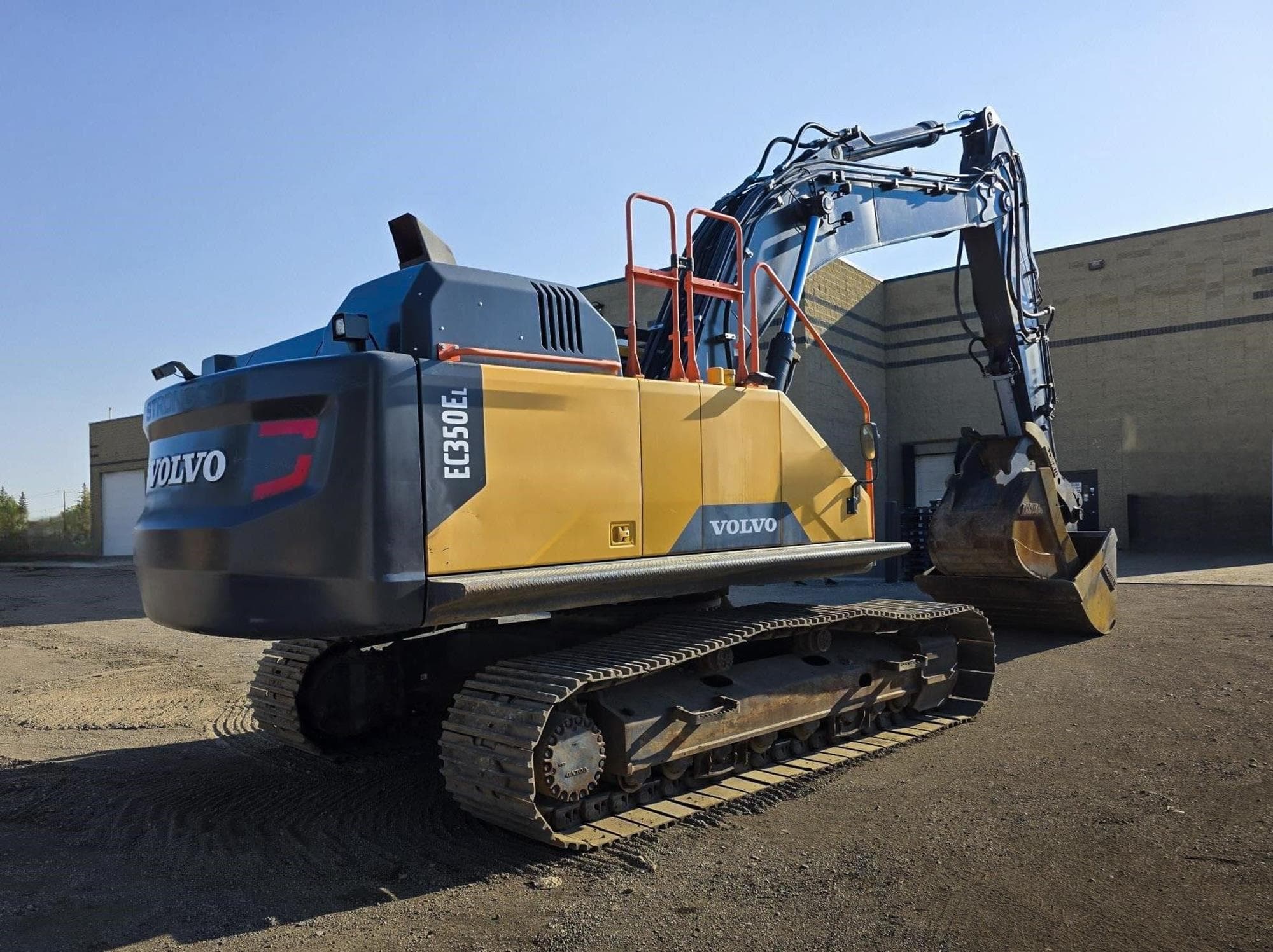 VOLVO EC350E vDyTNHn.jpeg