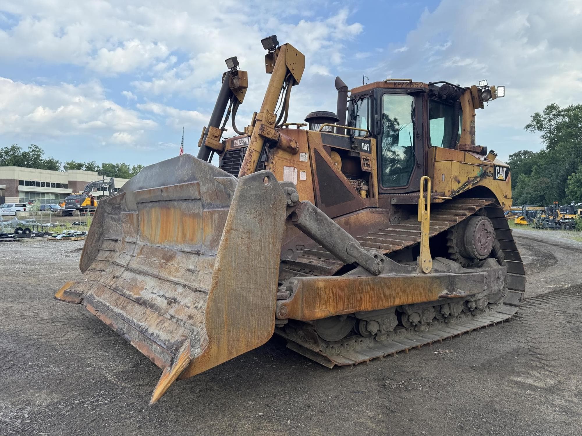 CATERPILLAR D8T SbCDGaJ.jpeg
