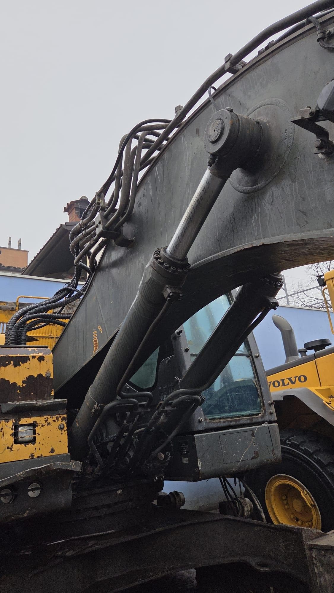 Volvo_boomCylinder_14547225_Balavto_1.jpeg
