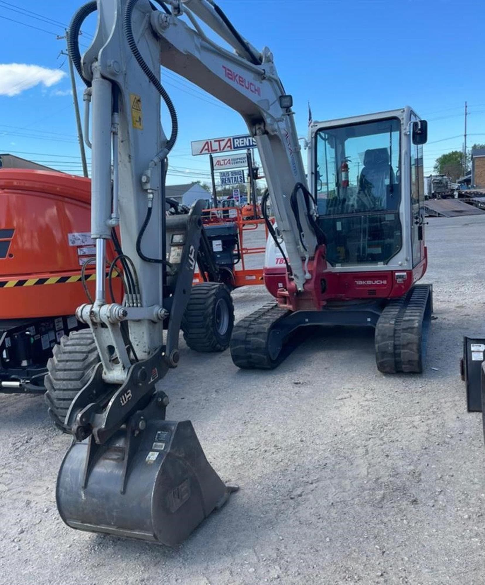 TAKEUCHI TB250-2 fwNuGB2.jpeg