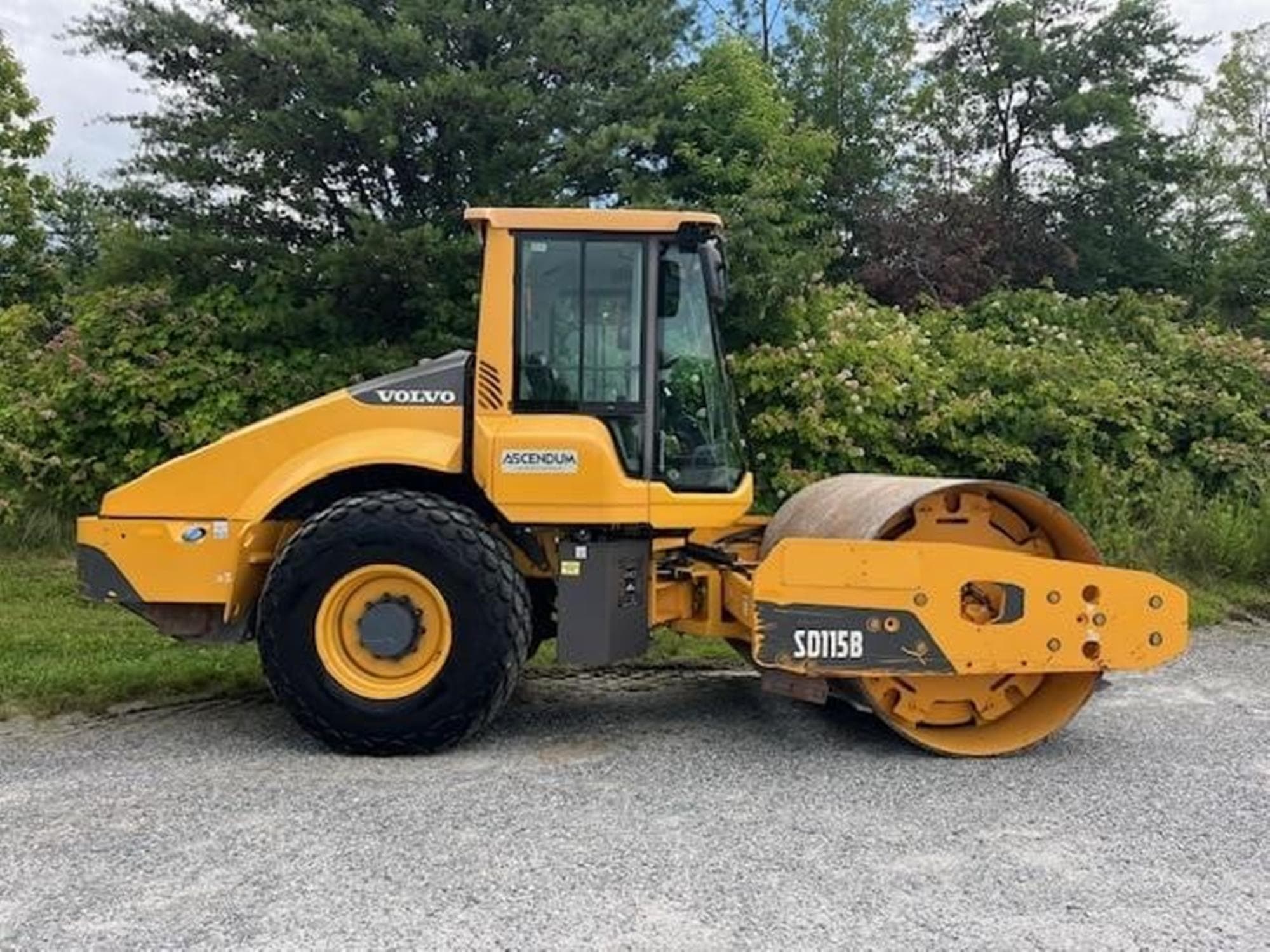 VOLVO SD115B uocQJNL.jpeg