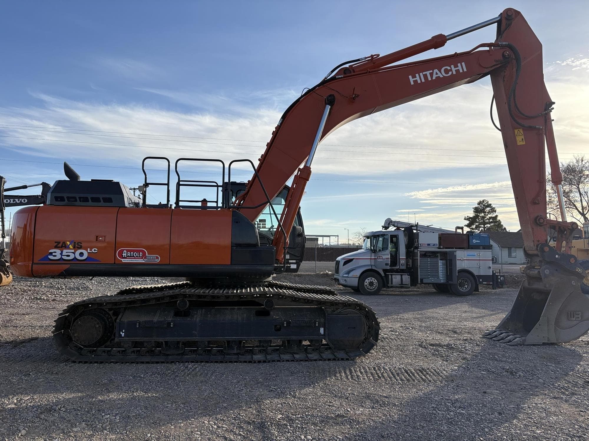 HITACHI ZX350 LC-6 DvIz0t3.jpeg