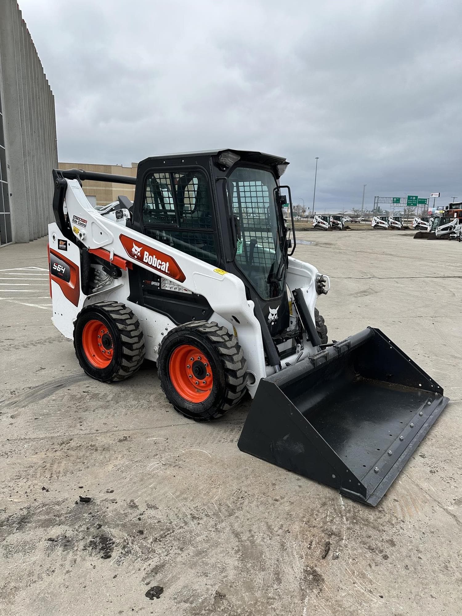 BOBCAT S64 xYgGAyy.jpeg