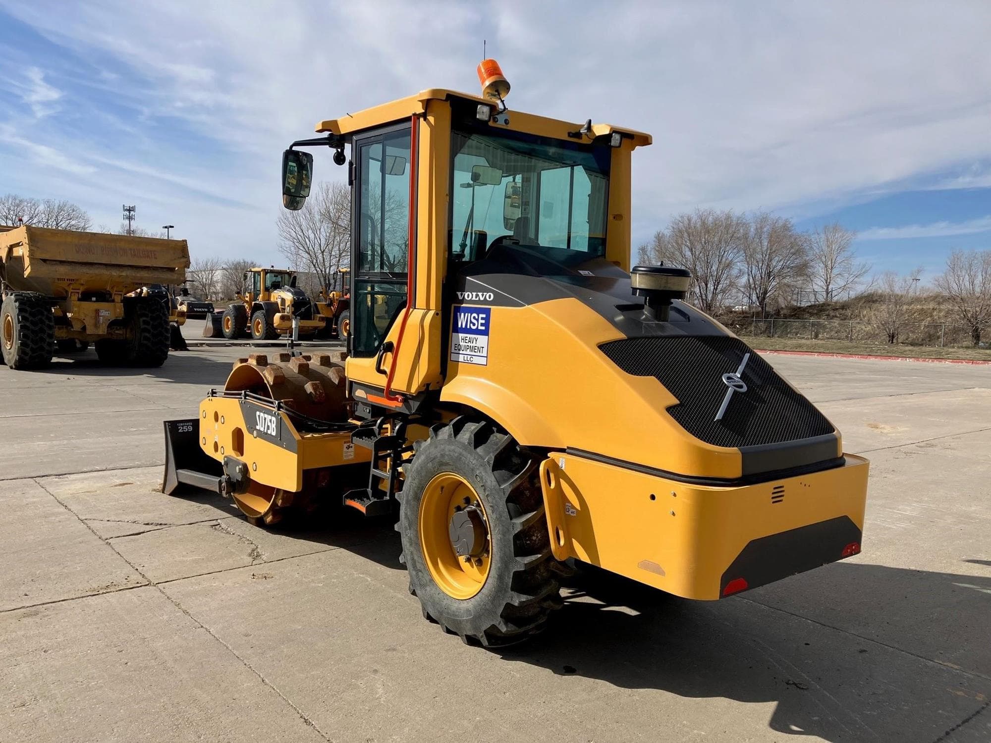 VOLVO SD75B YgNZy10.jpeg