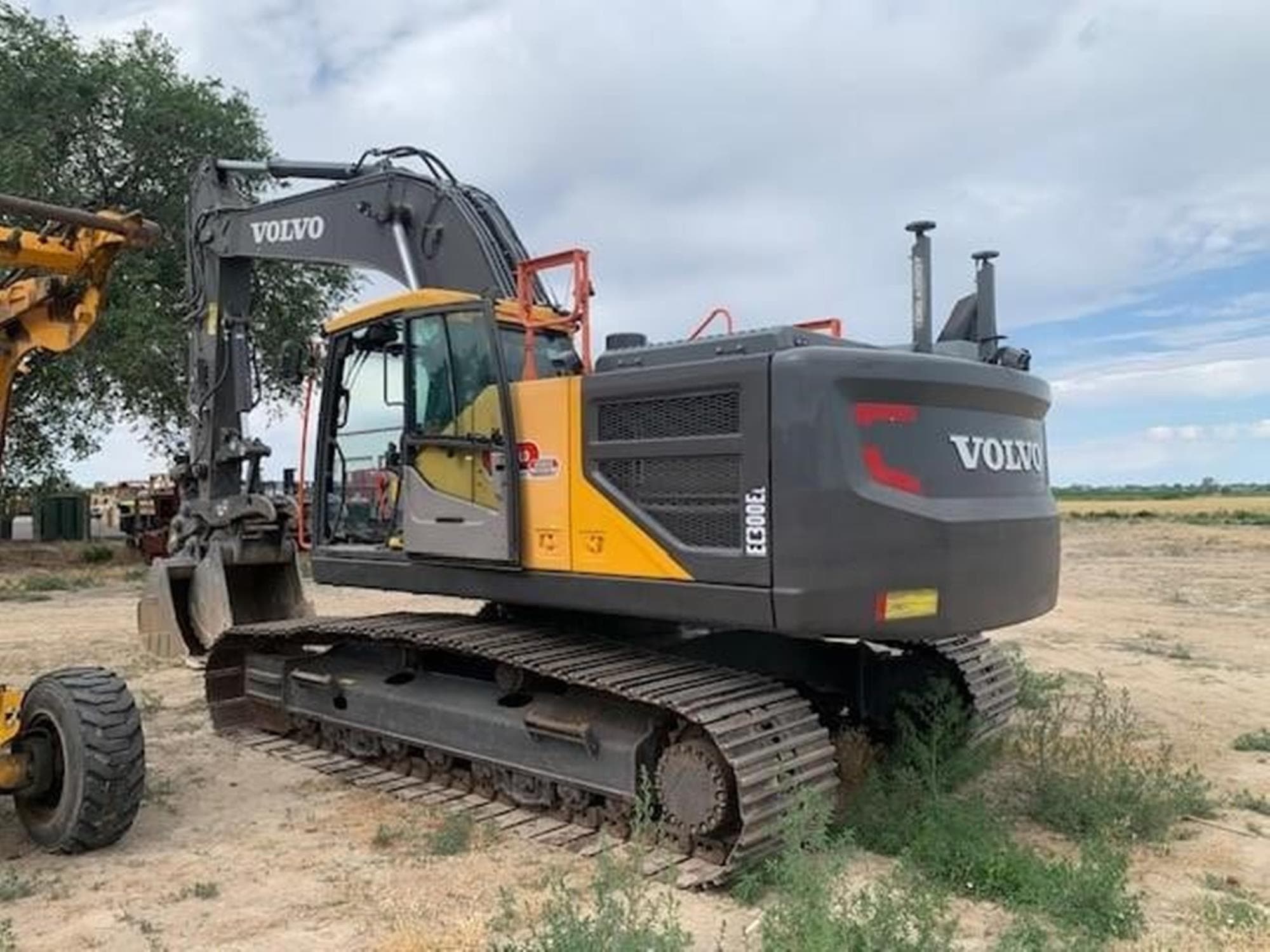 VOLVO EC300EL 2pxCKbf.jpeg