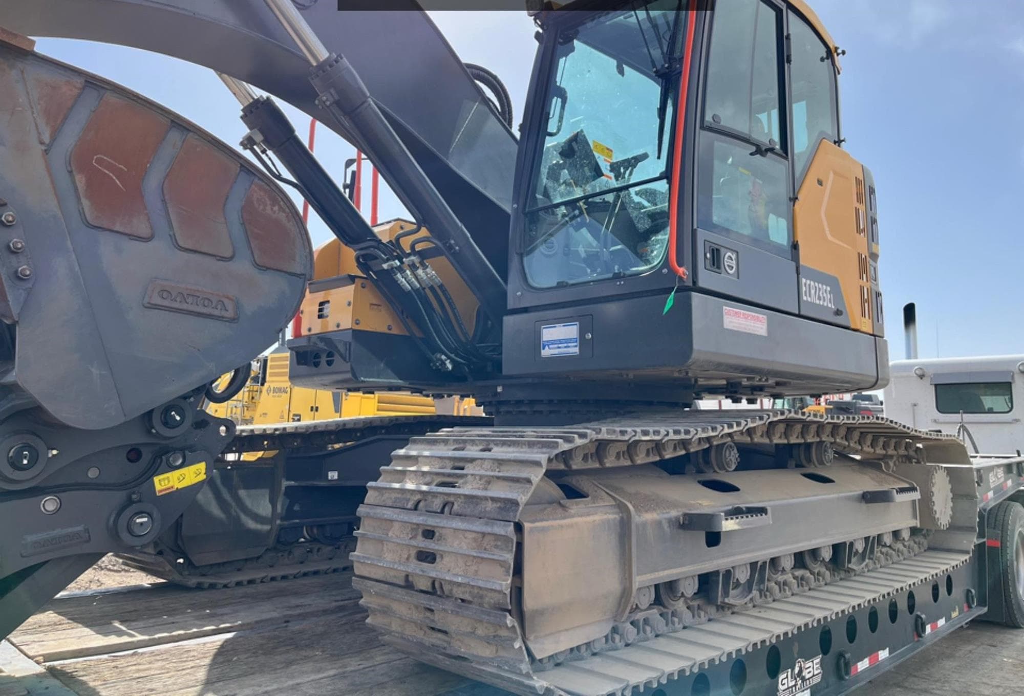 VOLVO ECR235EL XnQAbkI.jpeg