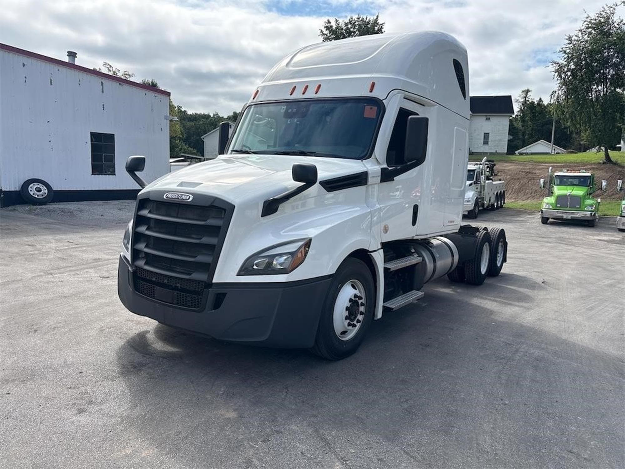 FREIGHTLINER CASCADIA 126 kUA8aR9.jpeg