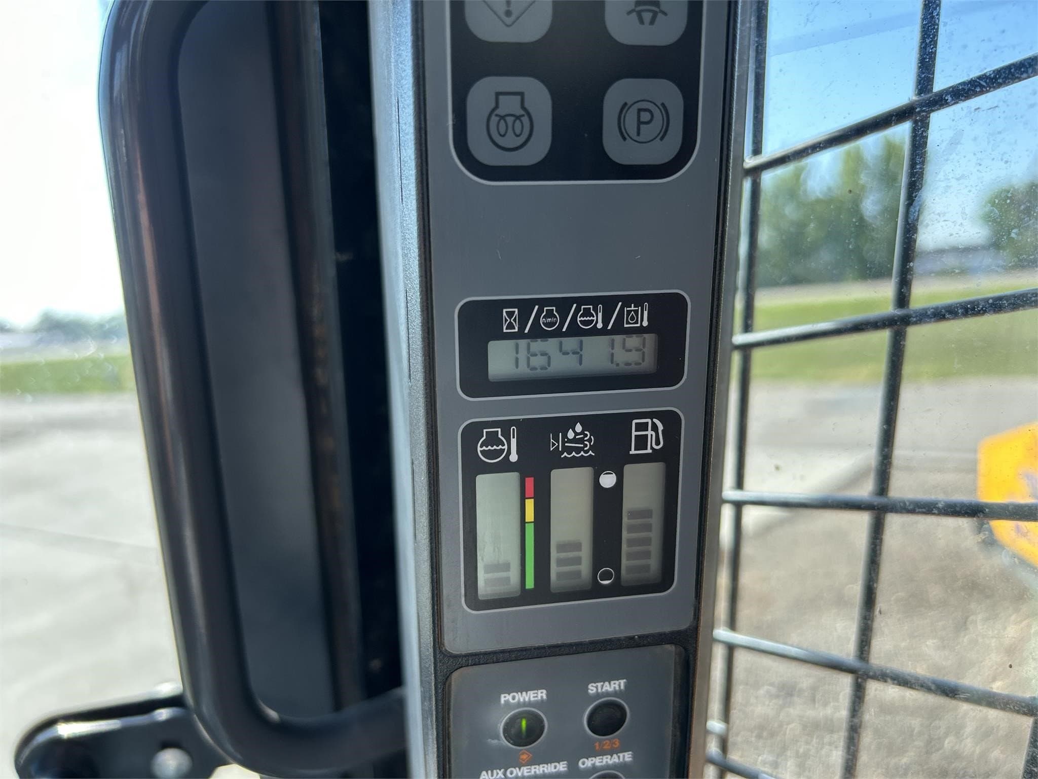 CASE TR340 unWIFXV.jpeg