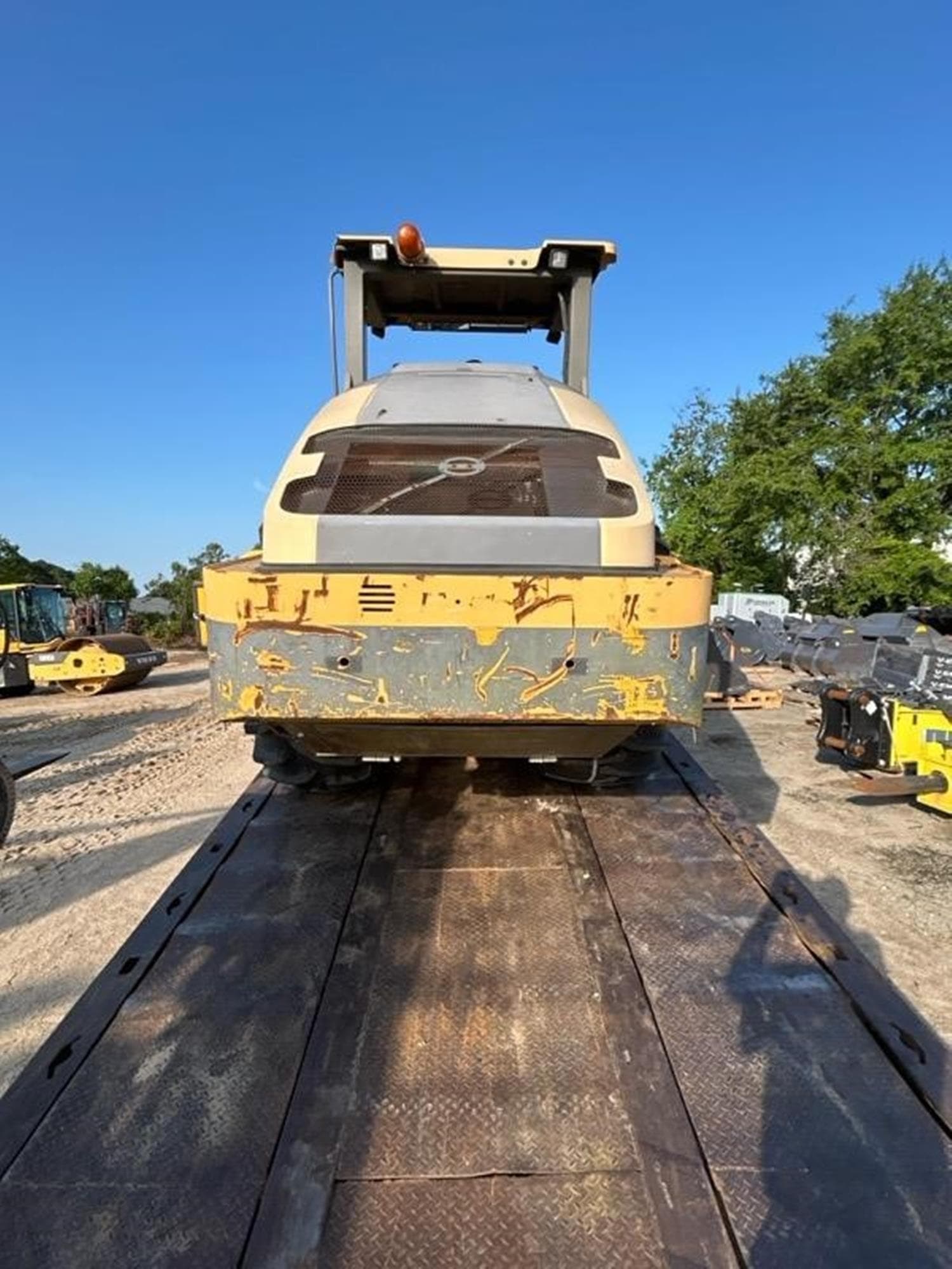 VOLVO SD115B VGEwEwy.jpeg