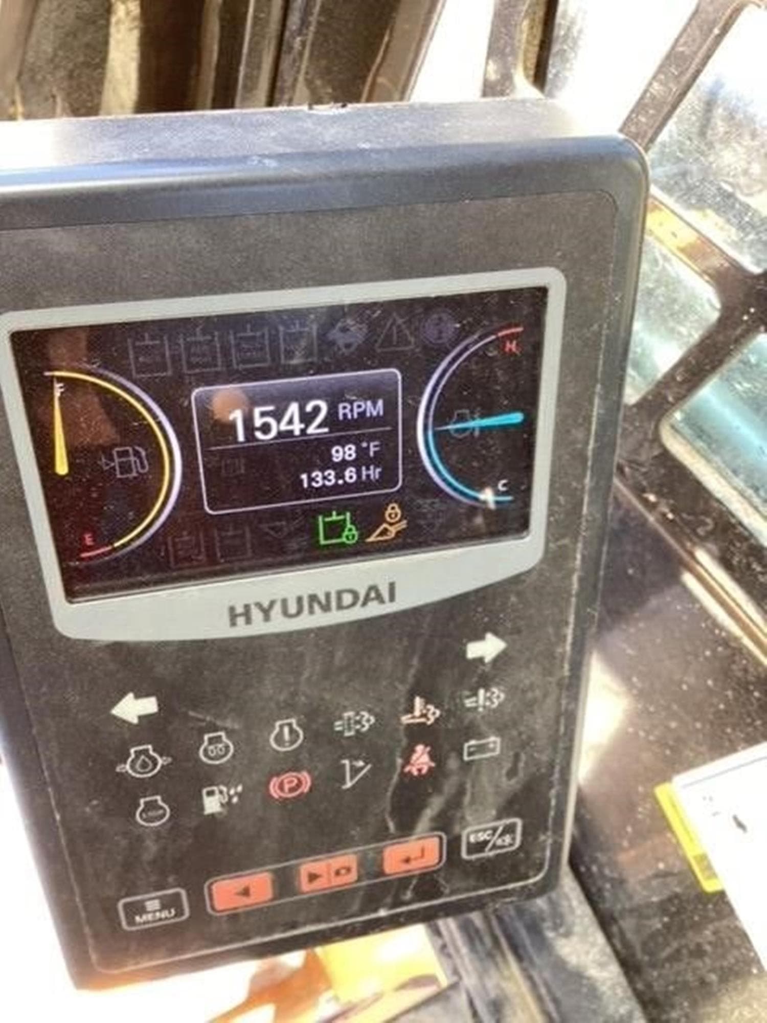 HYUNDAI HT100V GNddYyF.jpeg