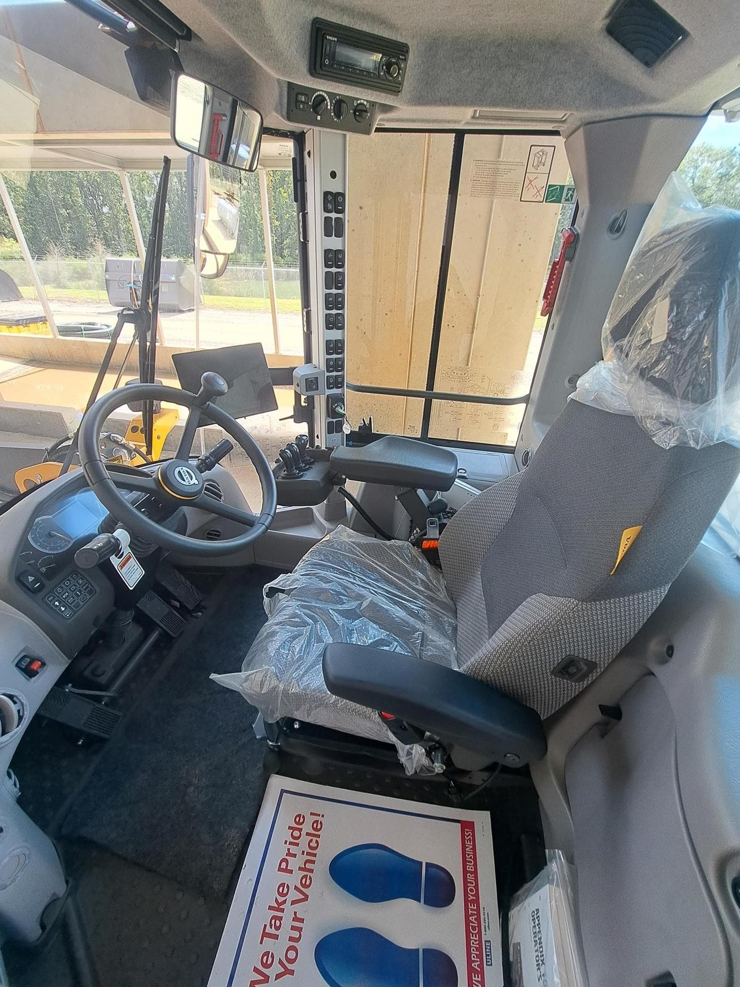 VOLVO L70H Ryo4IsE.jpeg