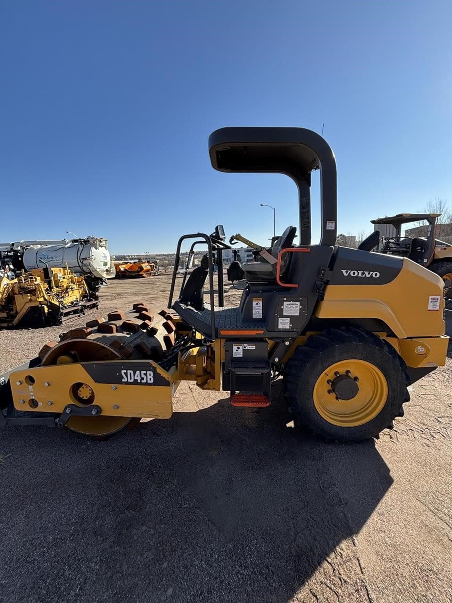 VOLVO SD45B 8HDbm4s.jpeg