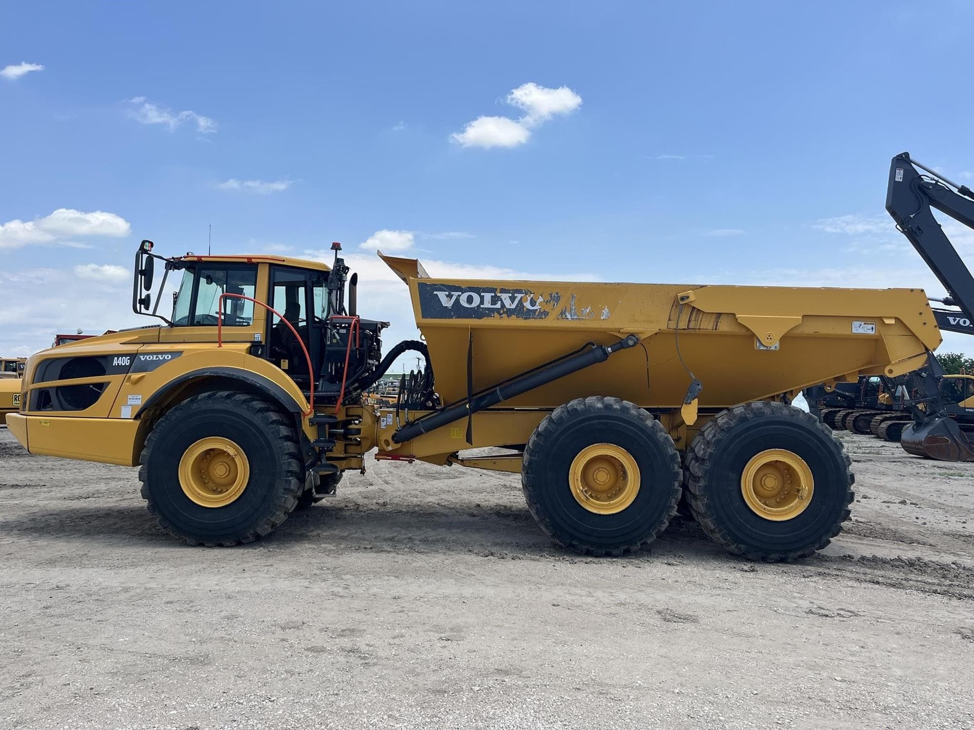 VOLVO A40G ugXmSv8.jpeg