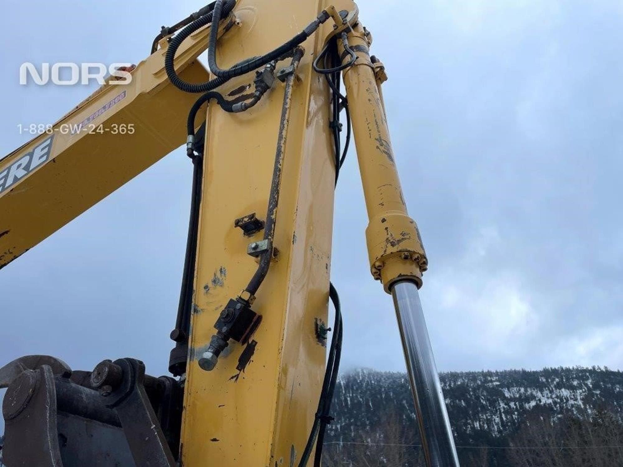 DEERE 200C LC Fwb5DMO.jpeg