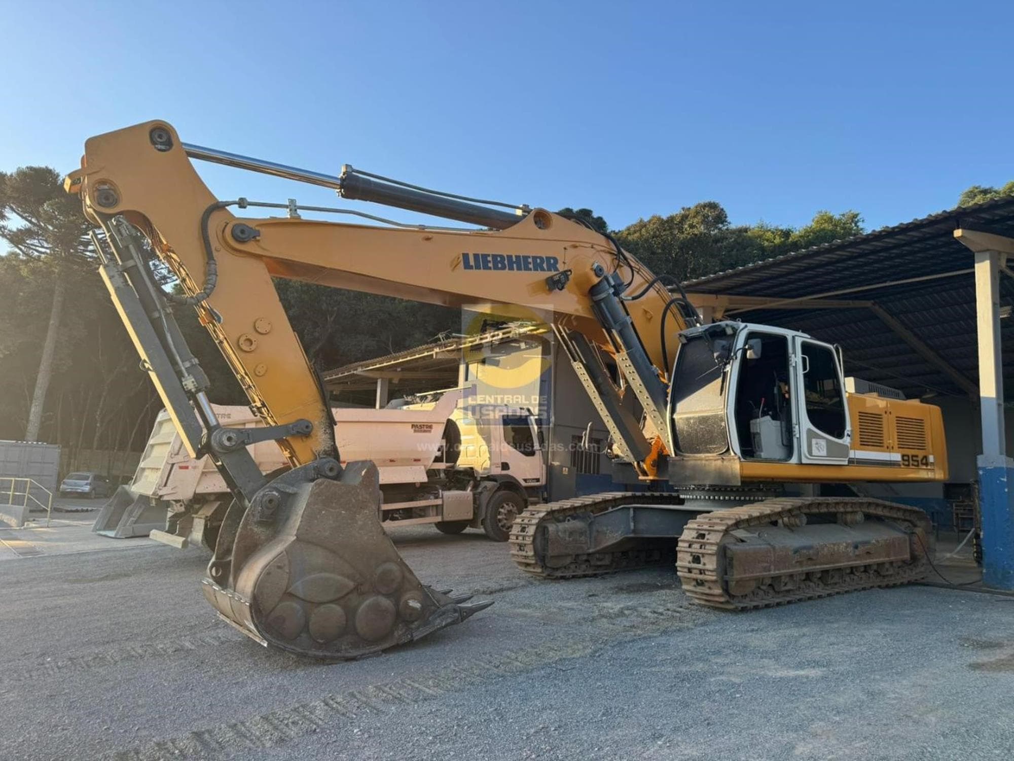 LIEBHERR R954 QM2zvaX.jpeg