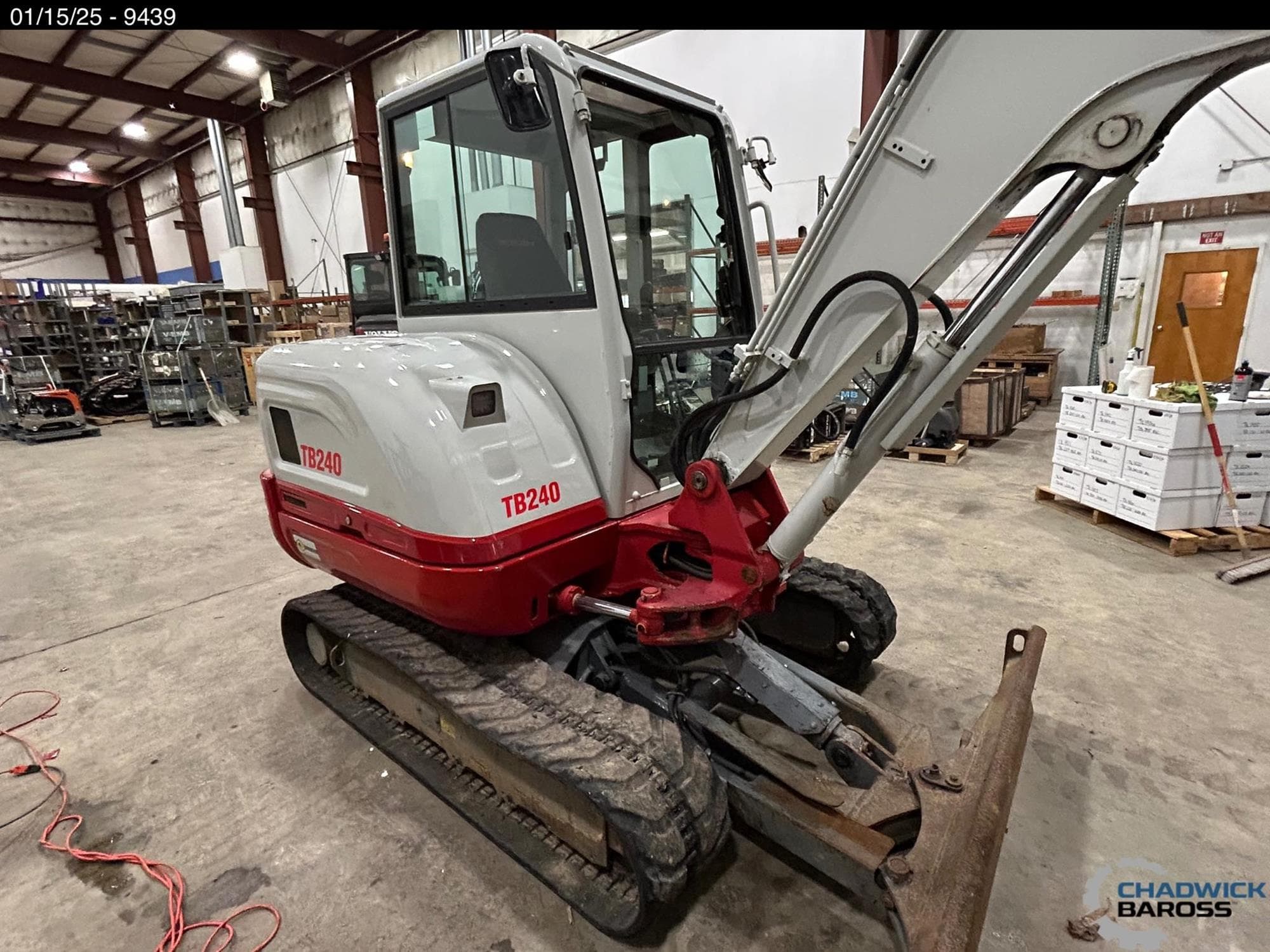 TAKEUCHI TB240 eLqMjHE.jpeg