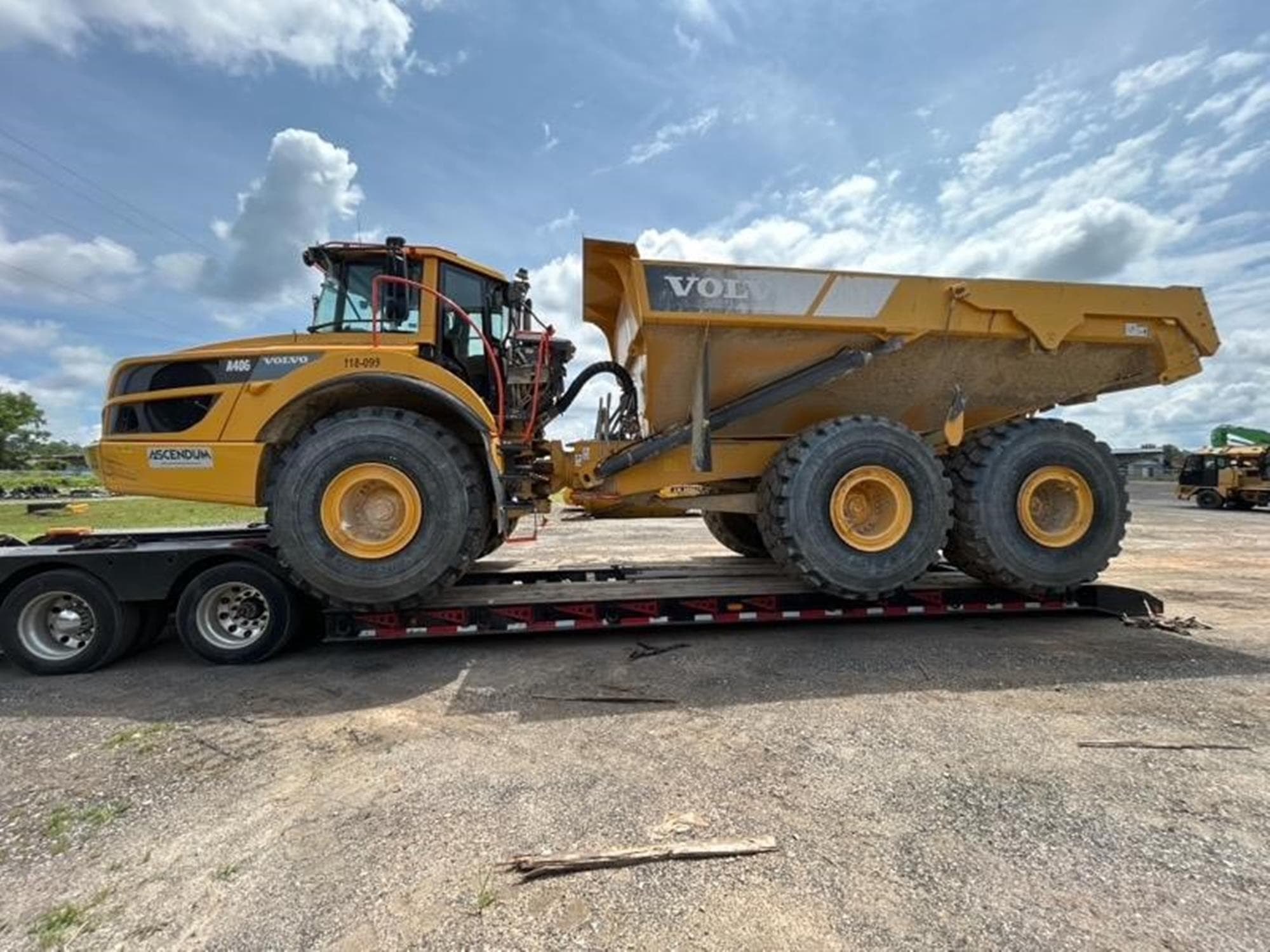 VOLVO A40G QD8QLpR.jpeg