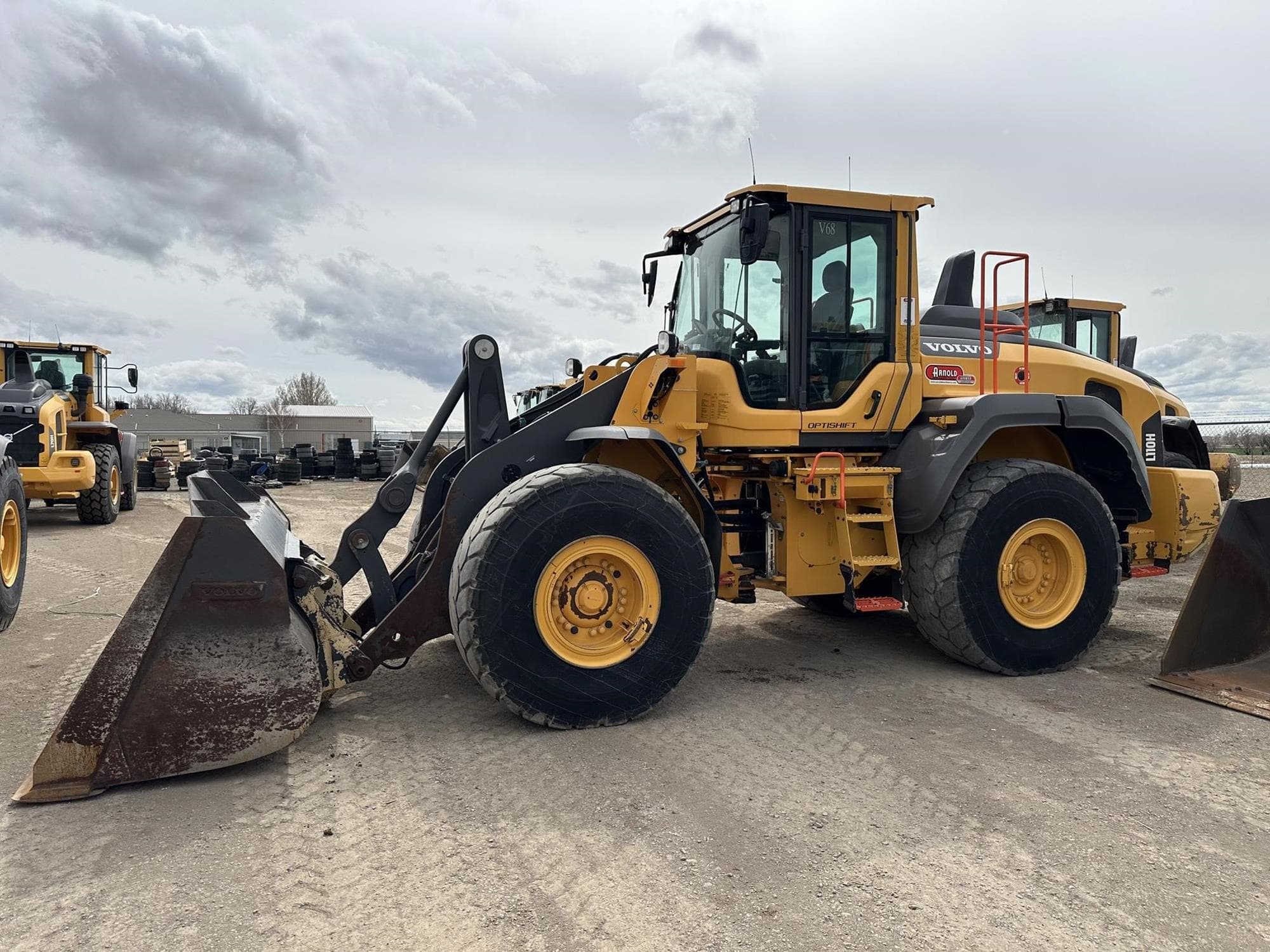 VOLVO L110H x1sI22m.jpeg