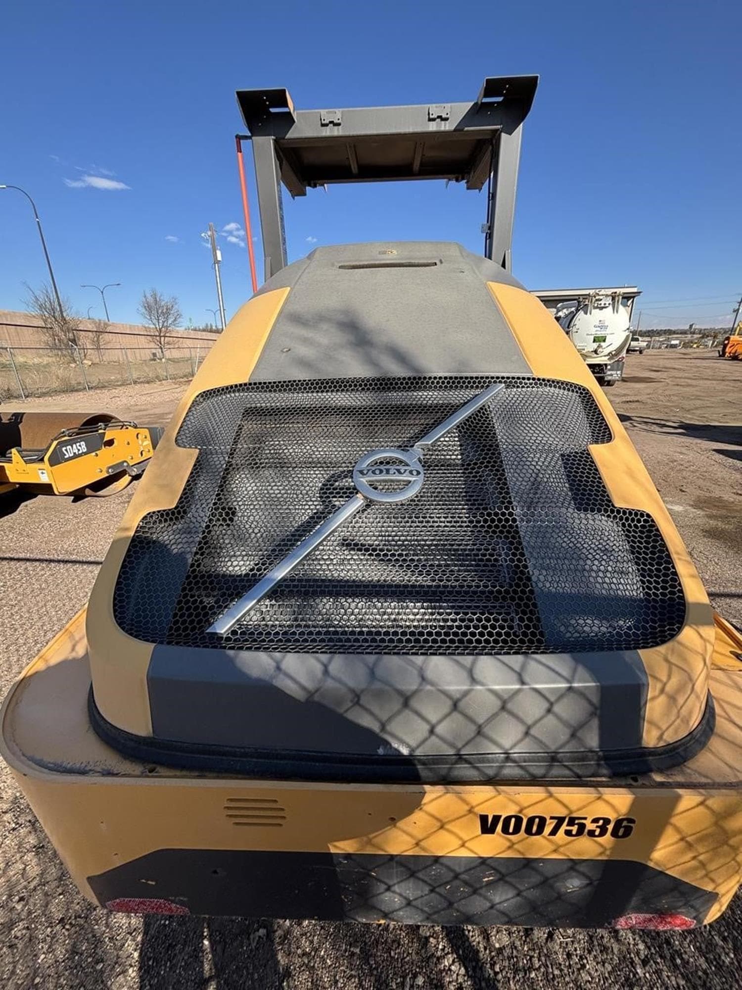 VOLVO SD115B waLzSj4.jpeg