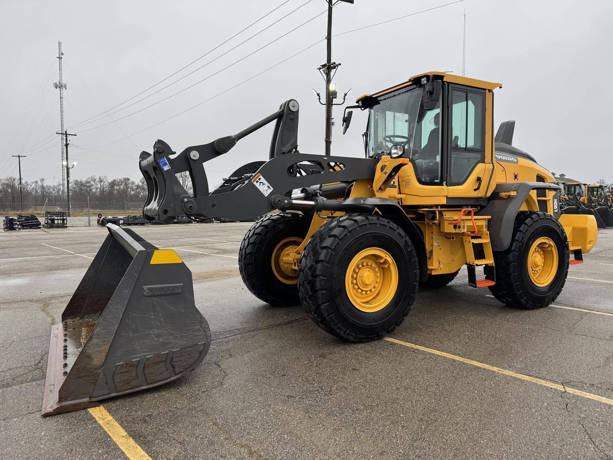 VOLVO L90H NK5Jzz4.jpeg