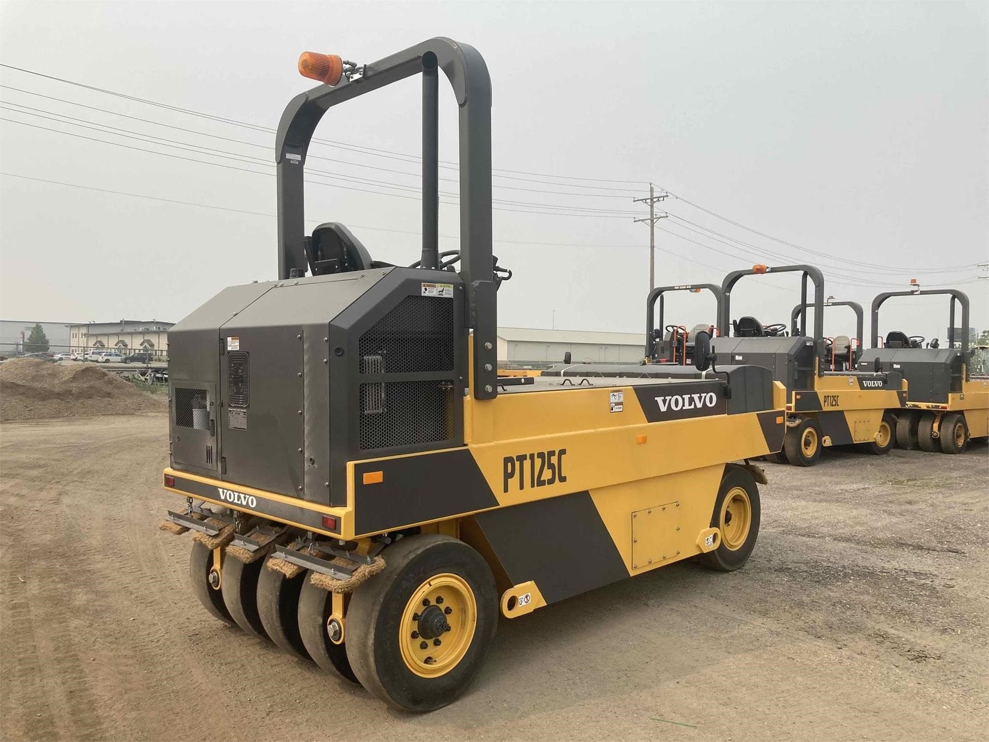 VOLVO PT125C zSyJZOi.jpeg