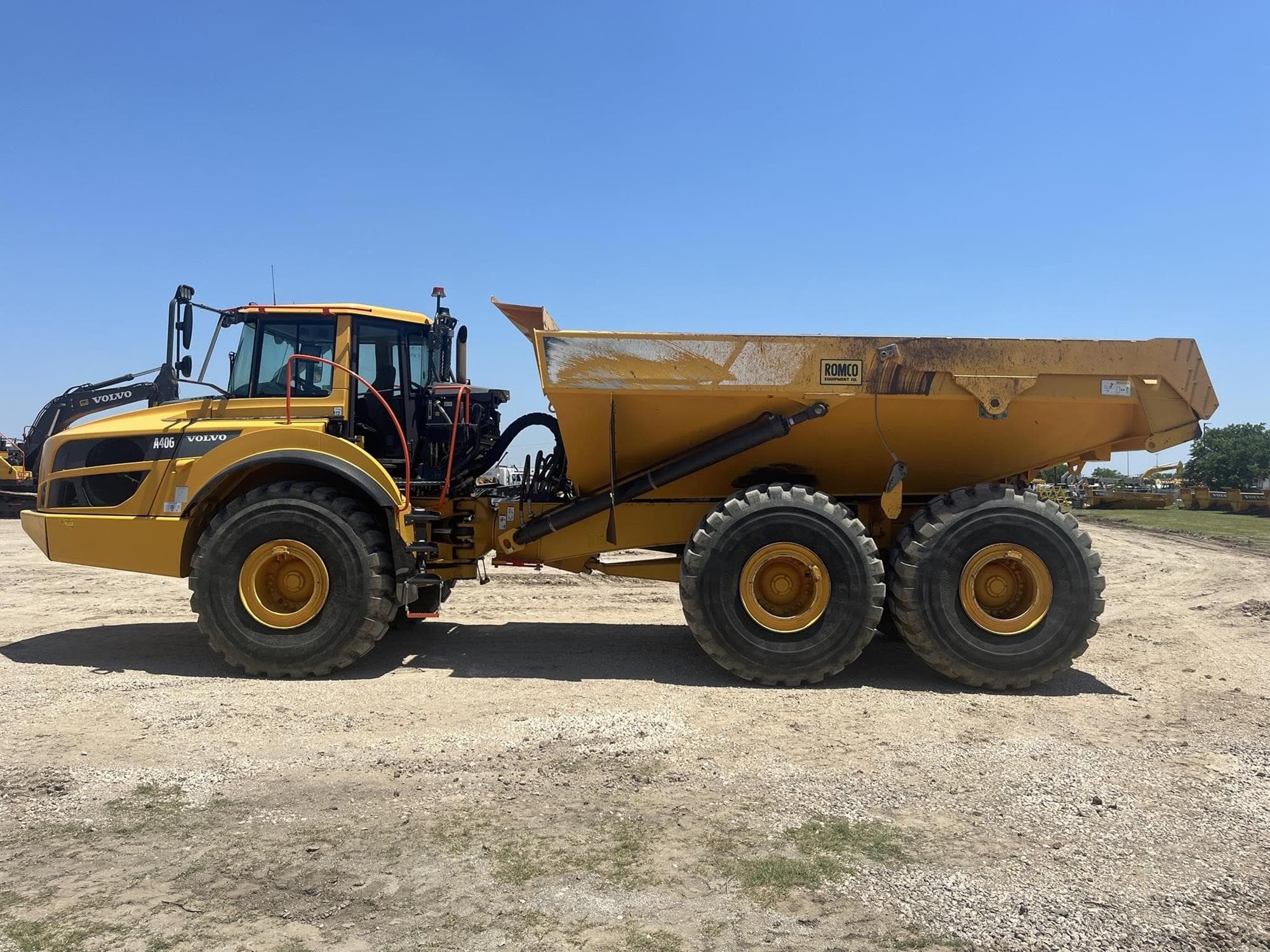 VOLVO A40G 28YJEh3.jpeg