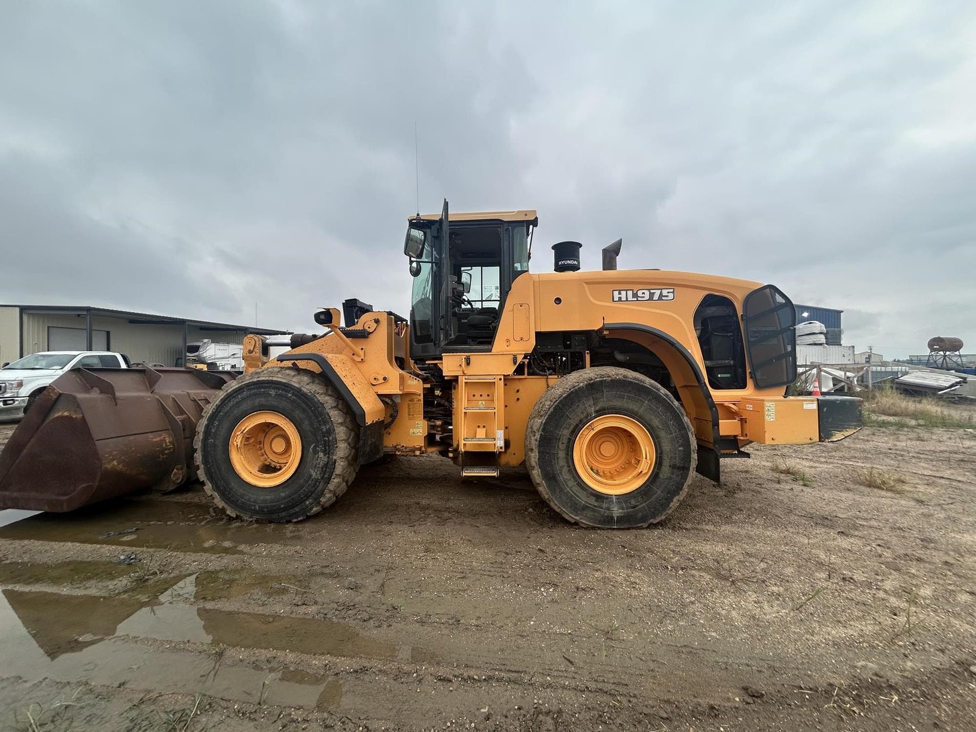 HYUNDAI HL975 SKXqdca.jpeg