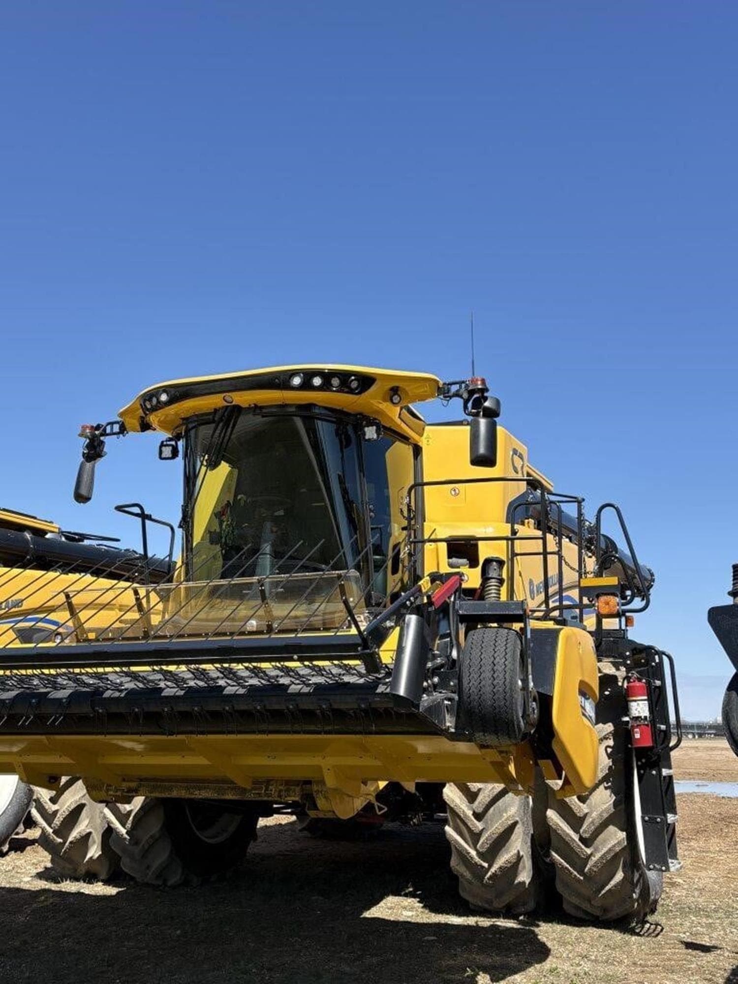NEW HOLLAND CR9.90 l05f9Uo.jpeg