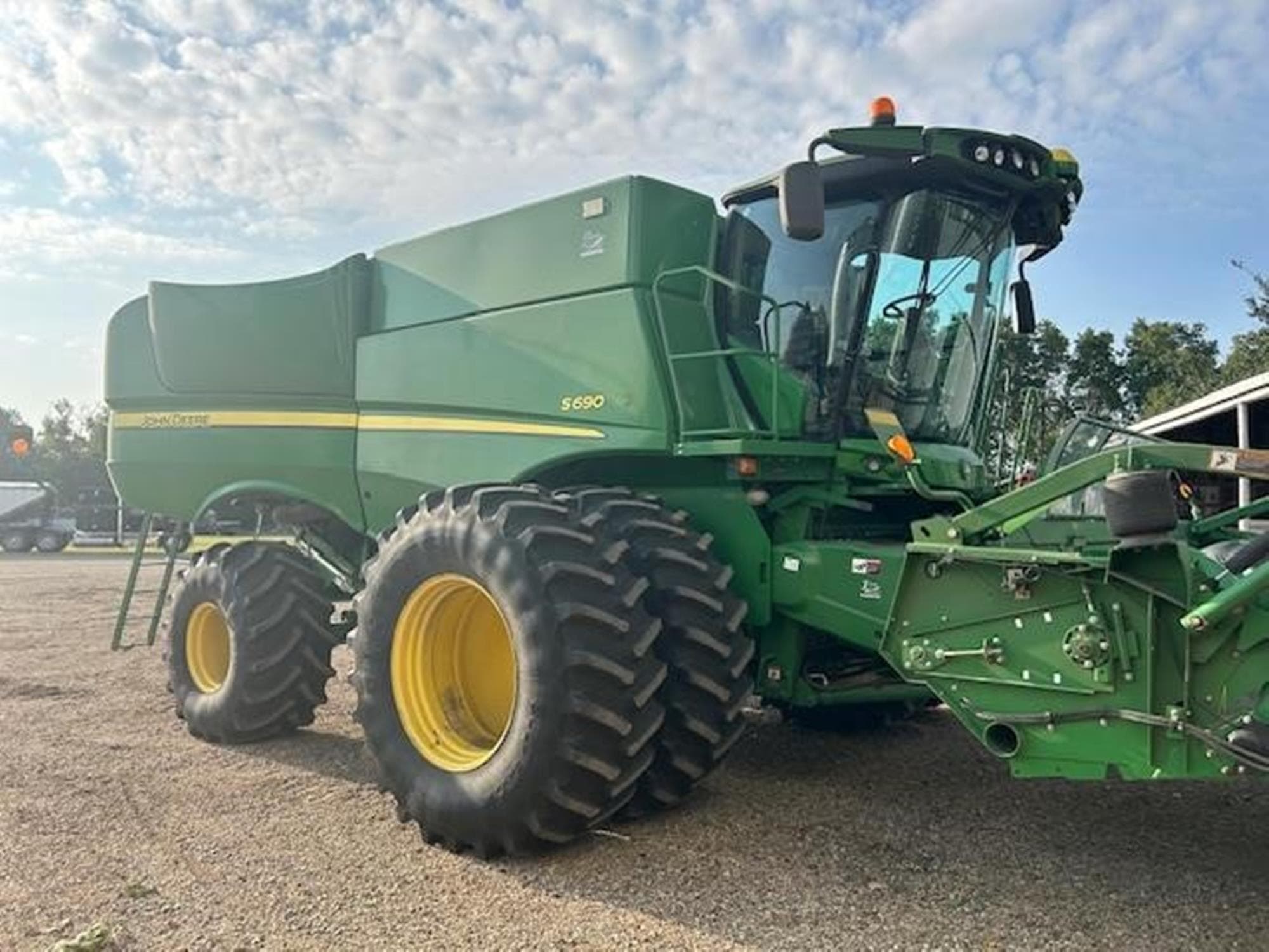 JOHN DEERE S690 5kwepKr.jpeg