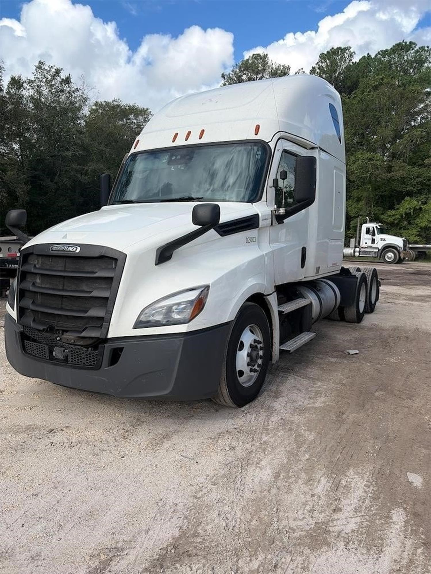FREIGHTLINER CASCADIA 126 %2bU7TV.jpeg