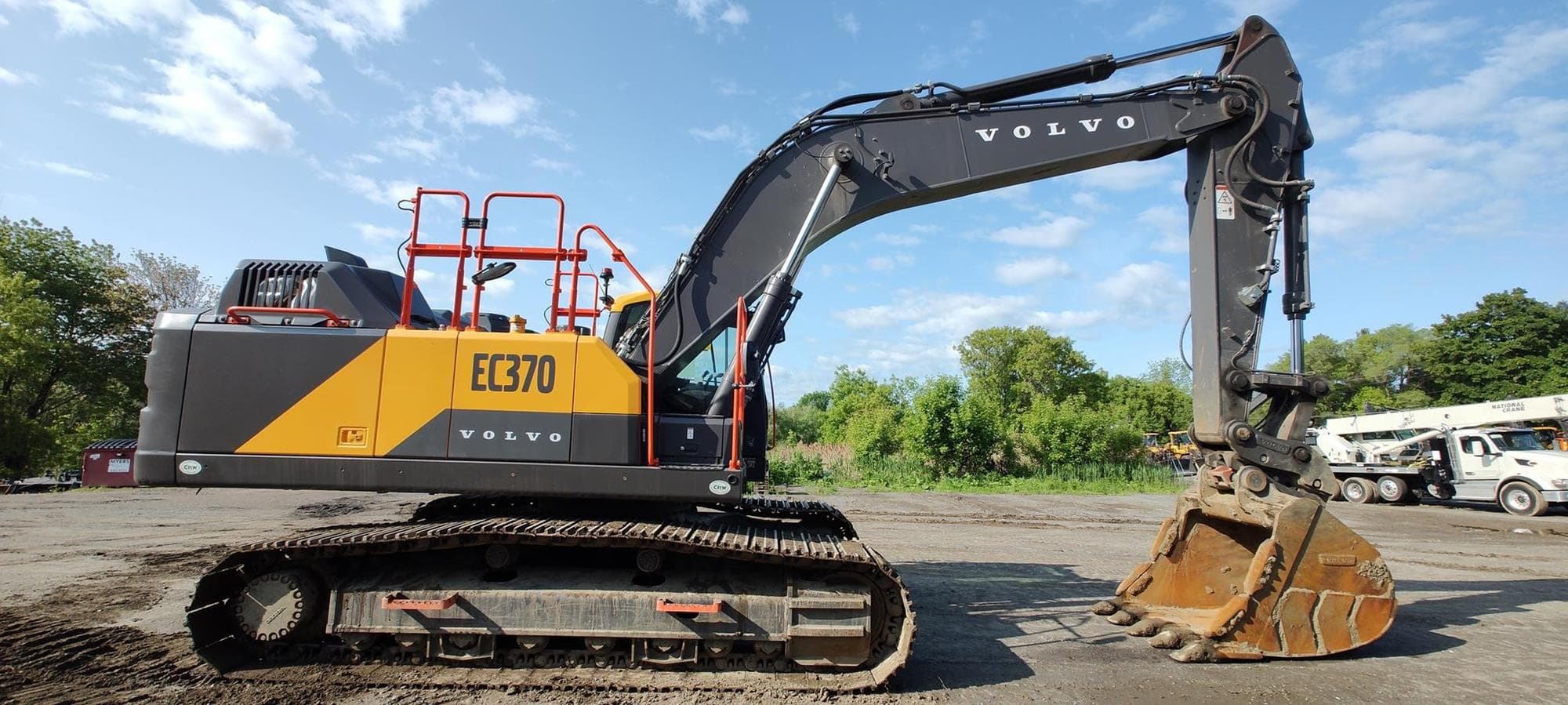 VOLVO EC370 fFfId3Q.jpeg