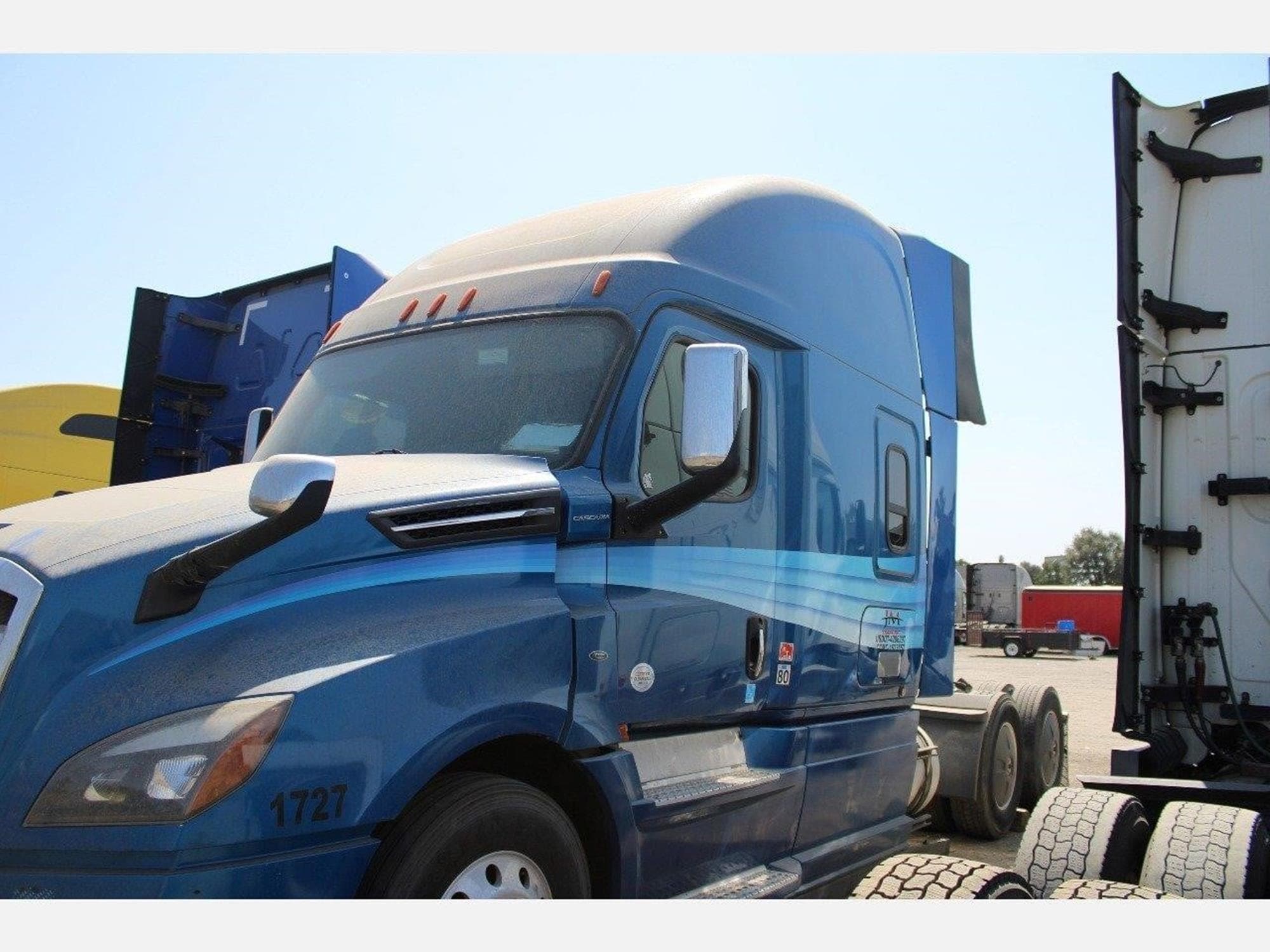 FREIGHTLINER CASCADIA 126 ug7o83O.jpeg