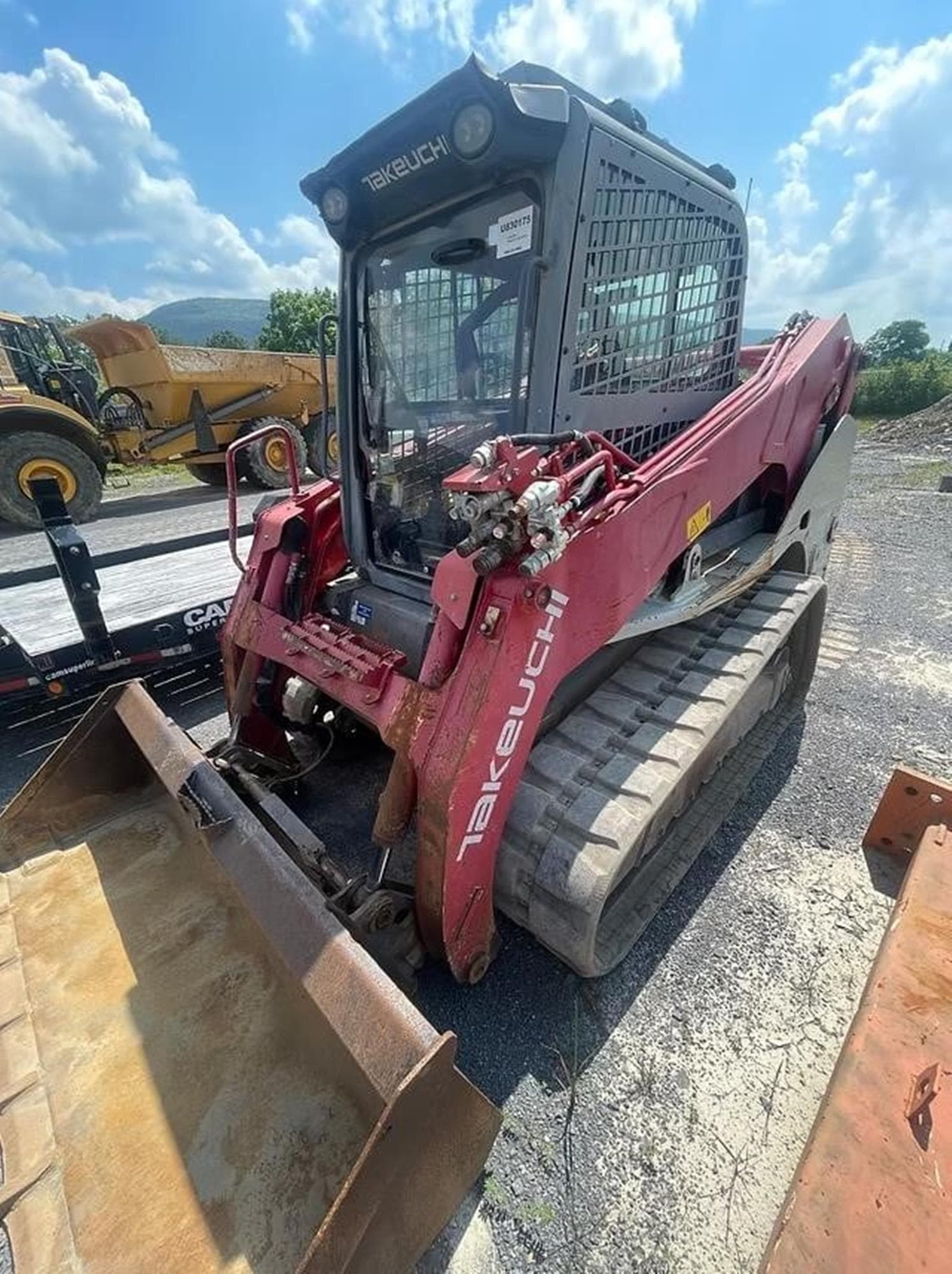 TAKEUCHI TL12 1jxpncT.jpeg