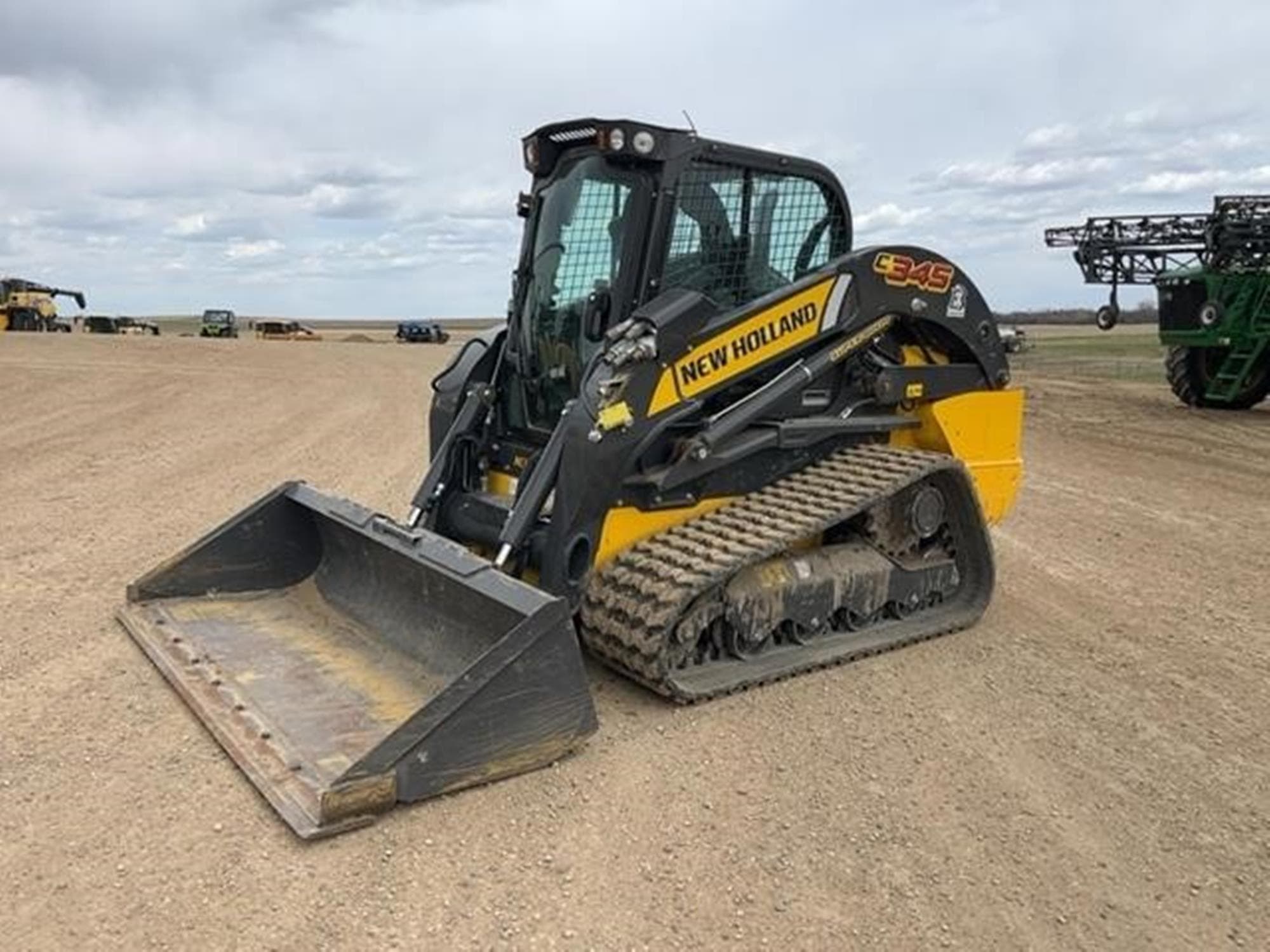 NEW HOLLAND C345 WPTIjJu.jpeg