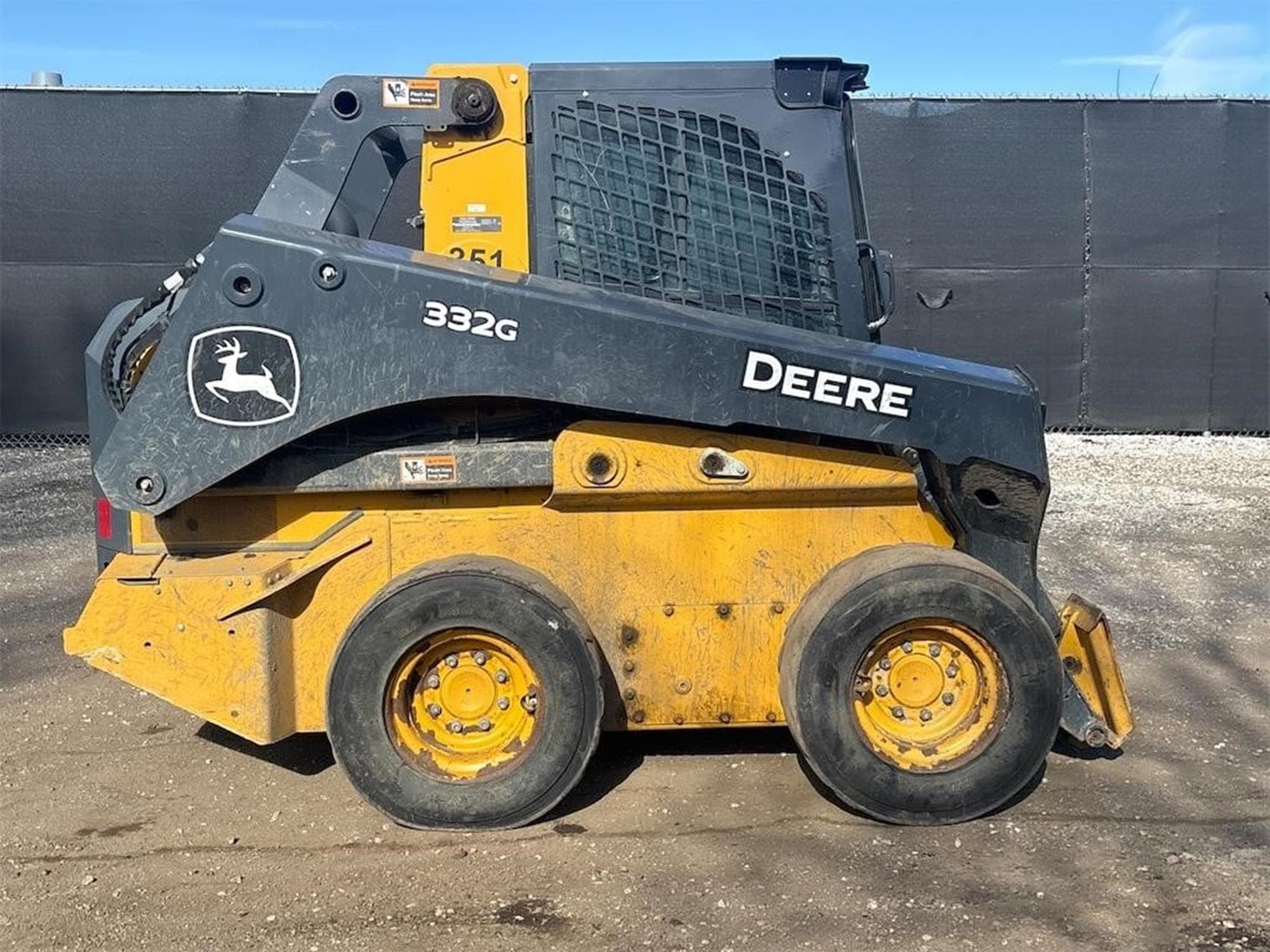 DEERE 332G cli44He.jpeg