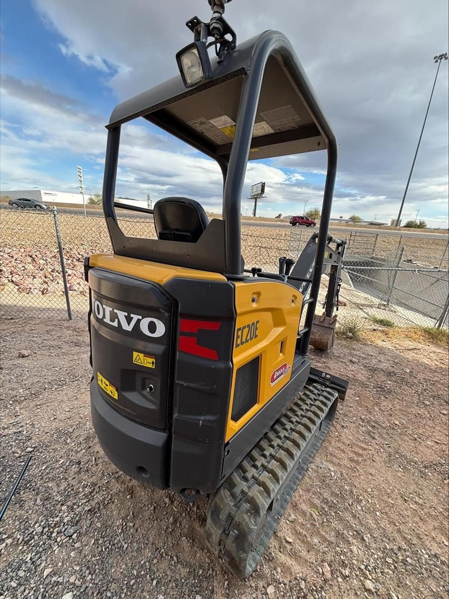 VOLVO EC20E On0JOVw.jpeg