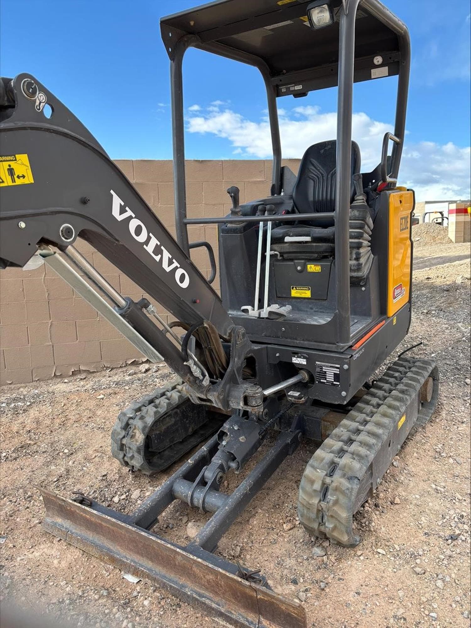 VOLVO EC20E X%2bWwq.jpeg