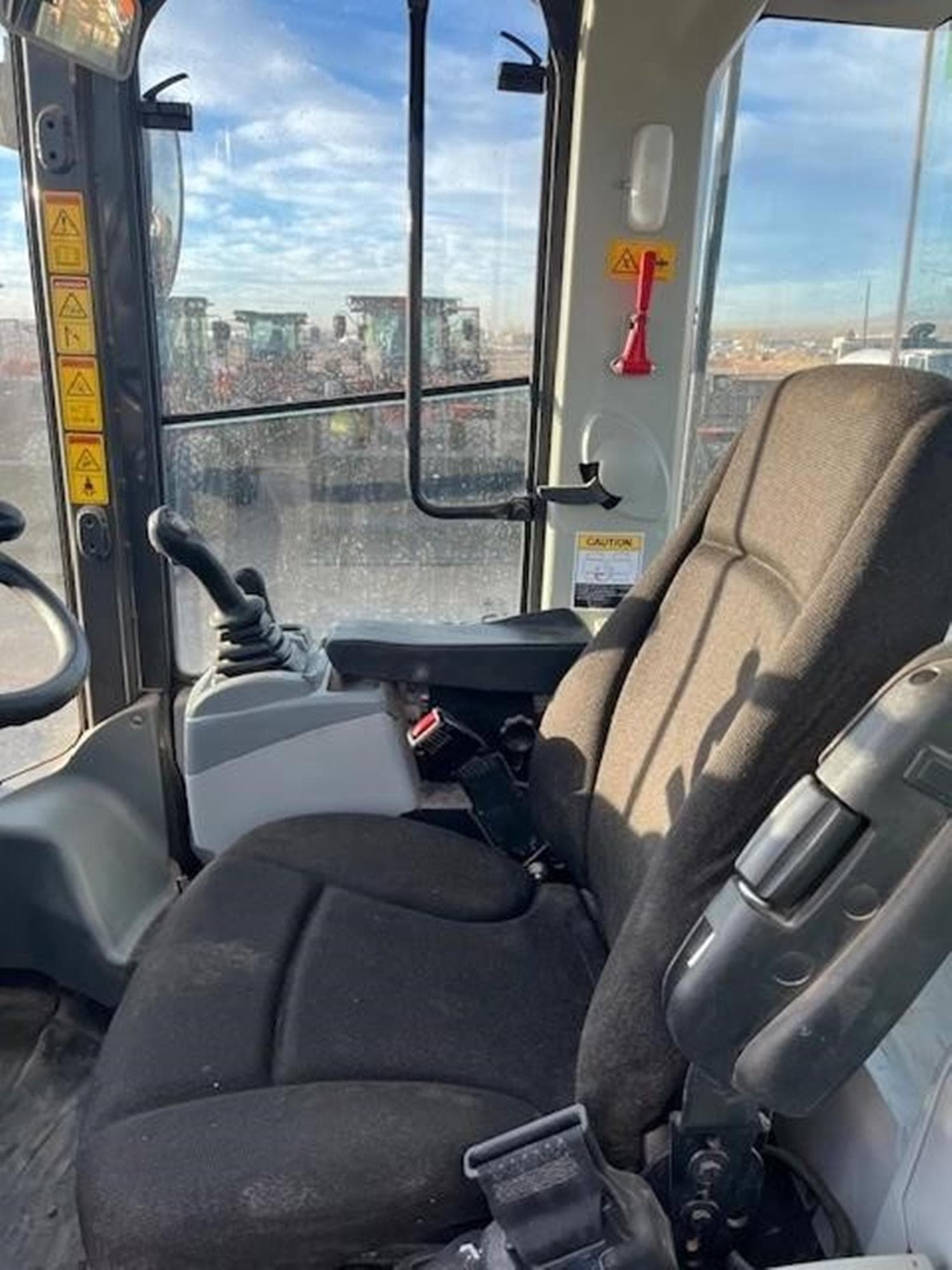 HITACHI ZW220-6 R1gC7VU.jpeg