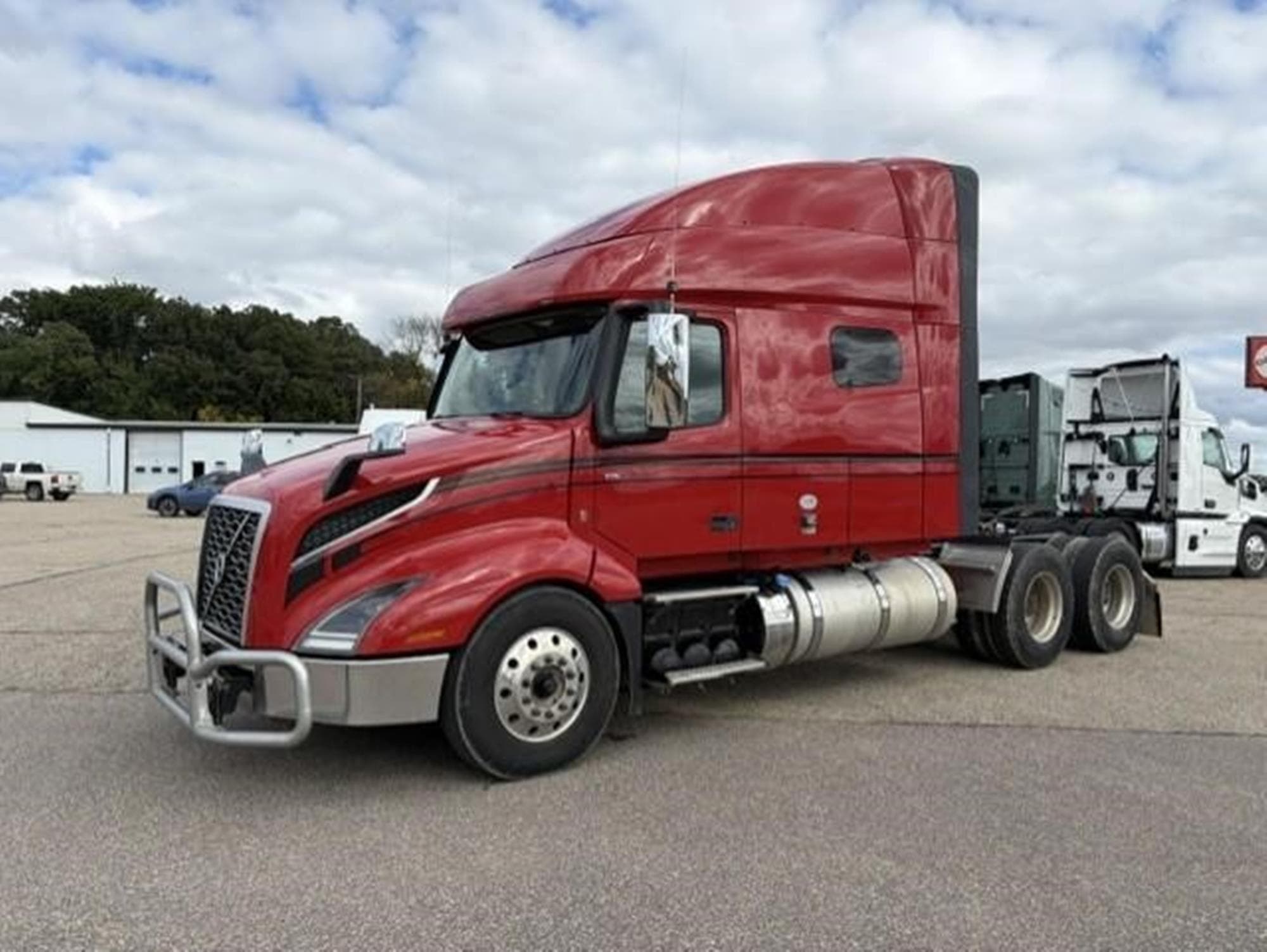 VOLVO VNL64T740 ujmBukC.jpeg